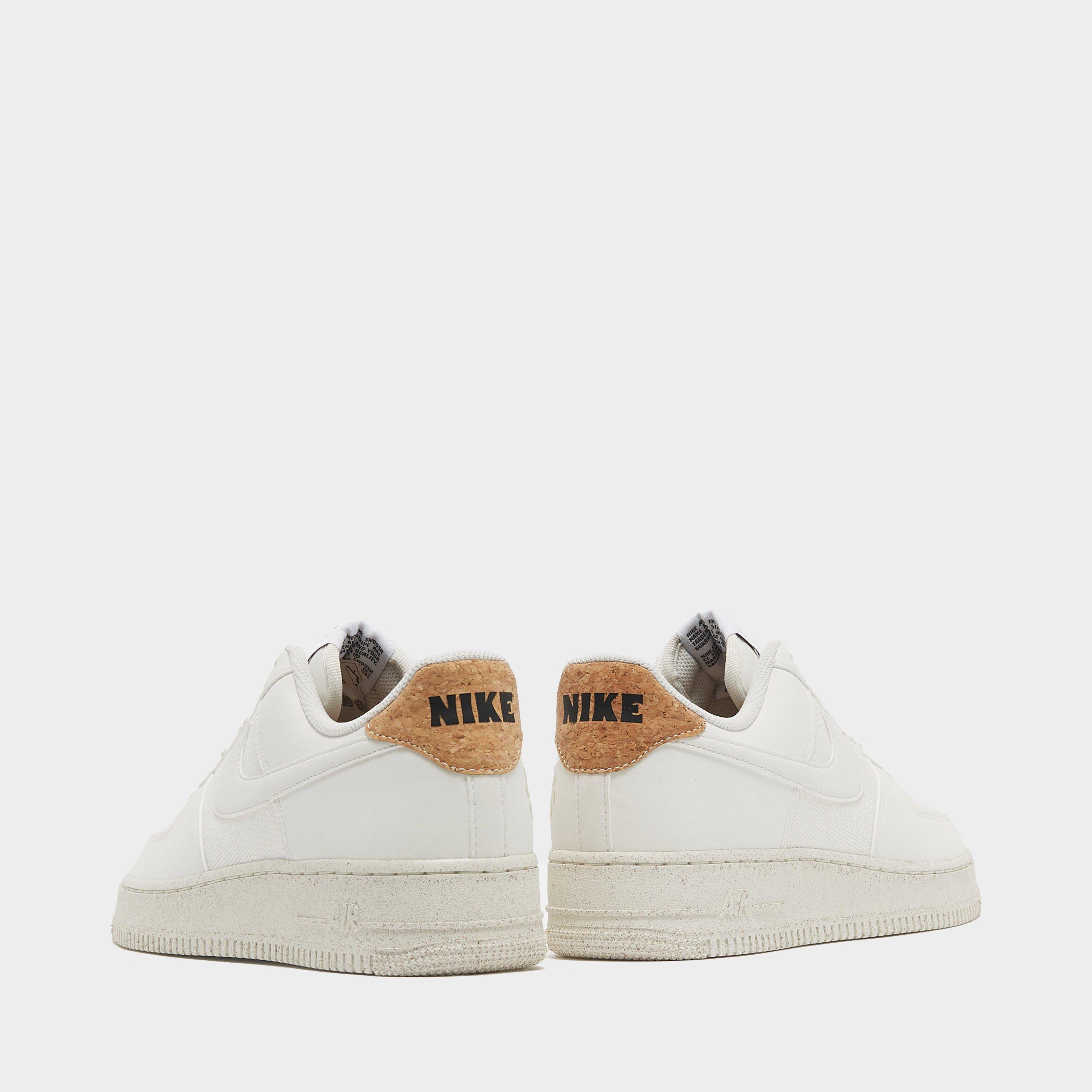 Nike Air Force 1 '07 LV8