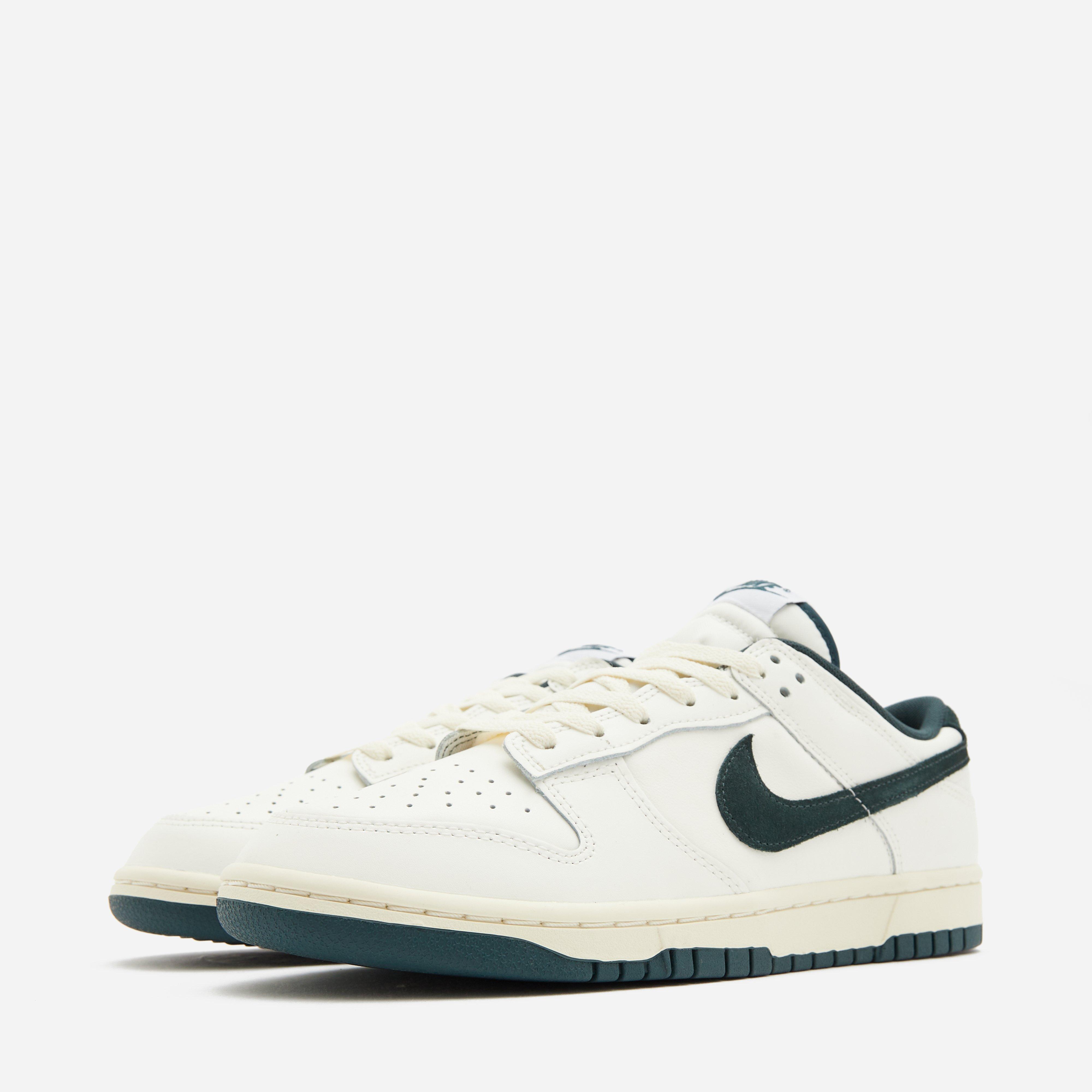 White Nike Dunk Low | HIP