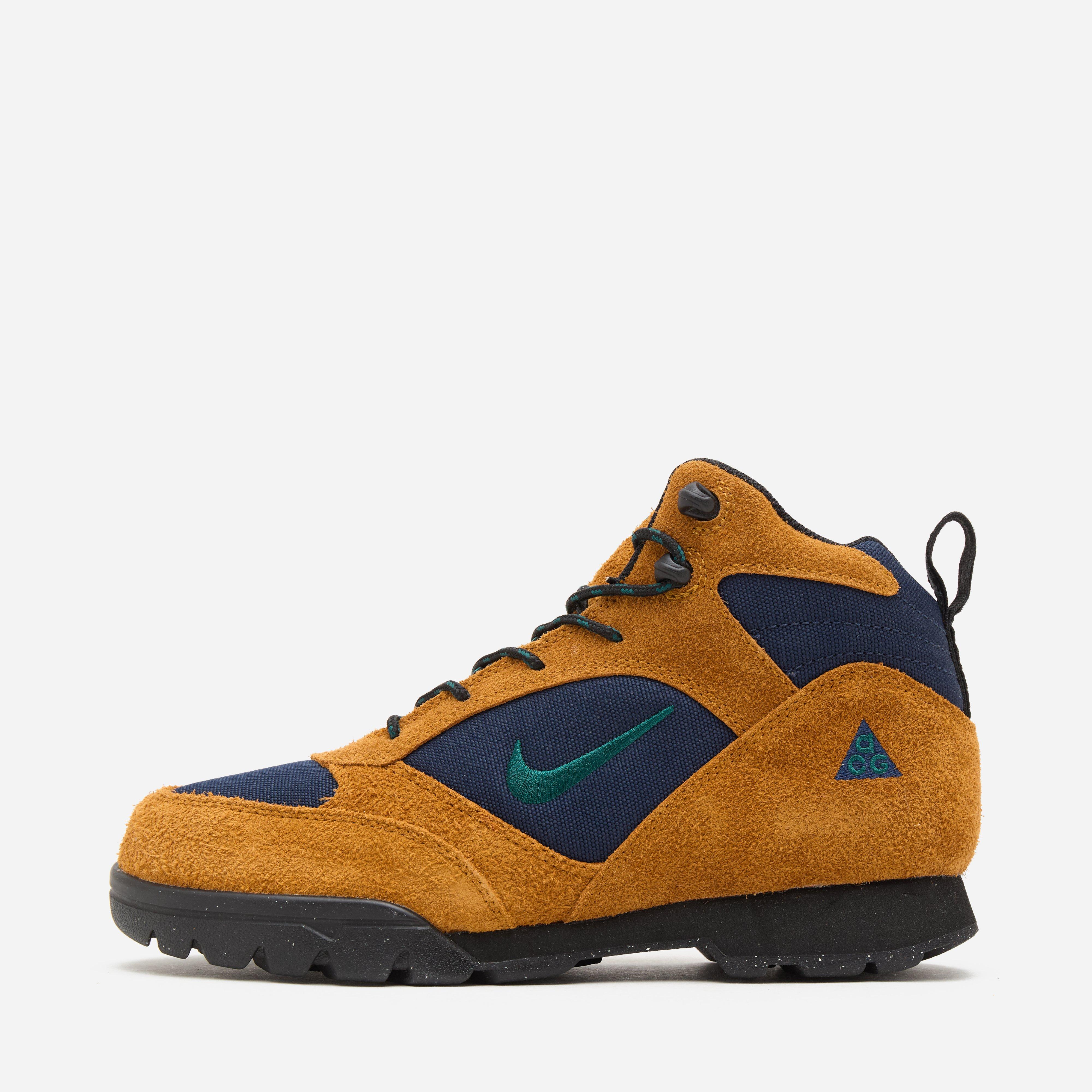 Orange nike best sale acg boots