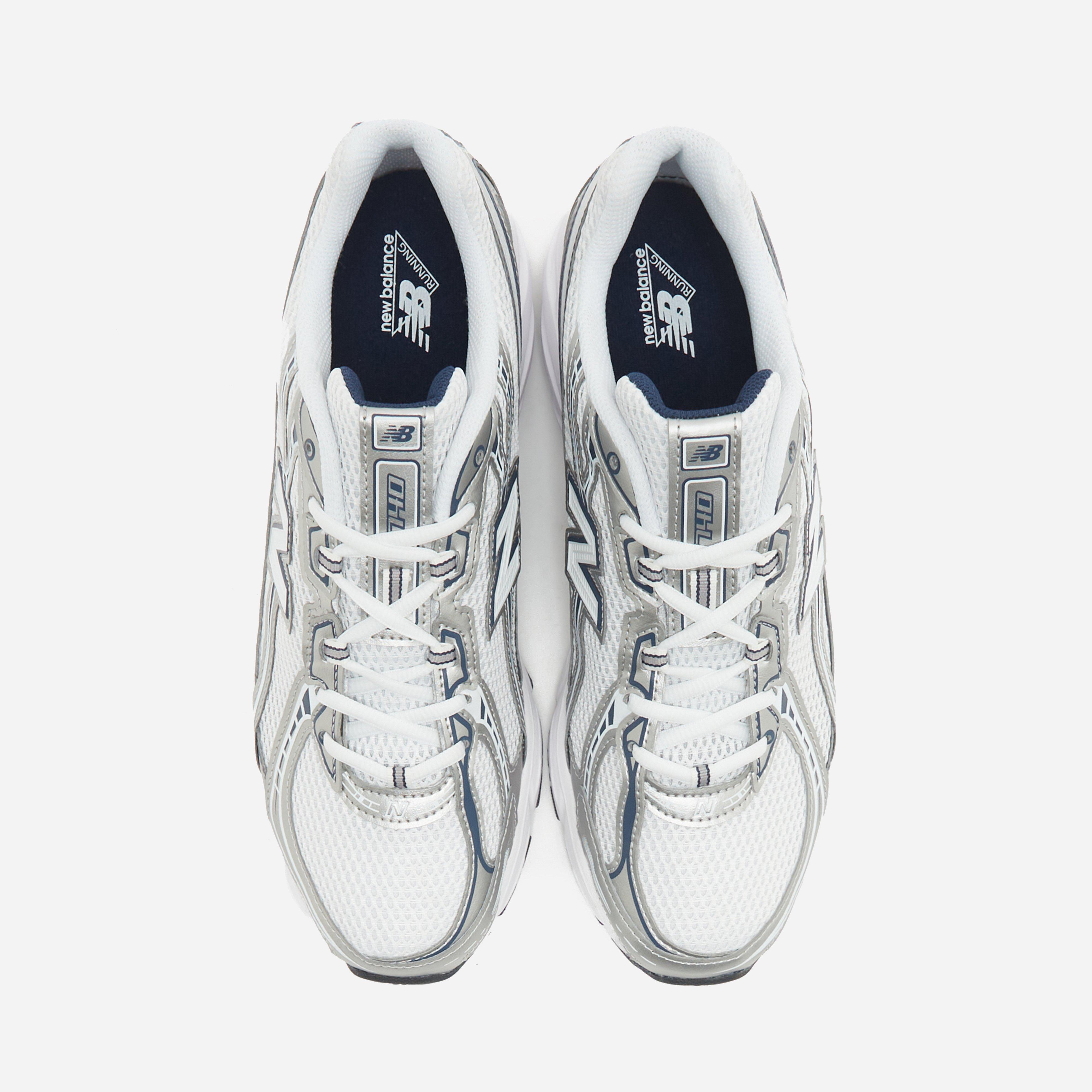 New Balance 740