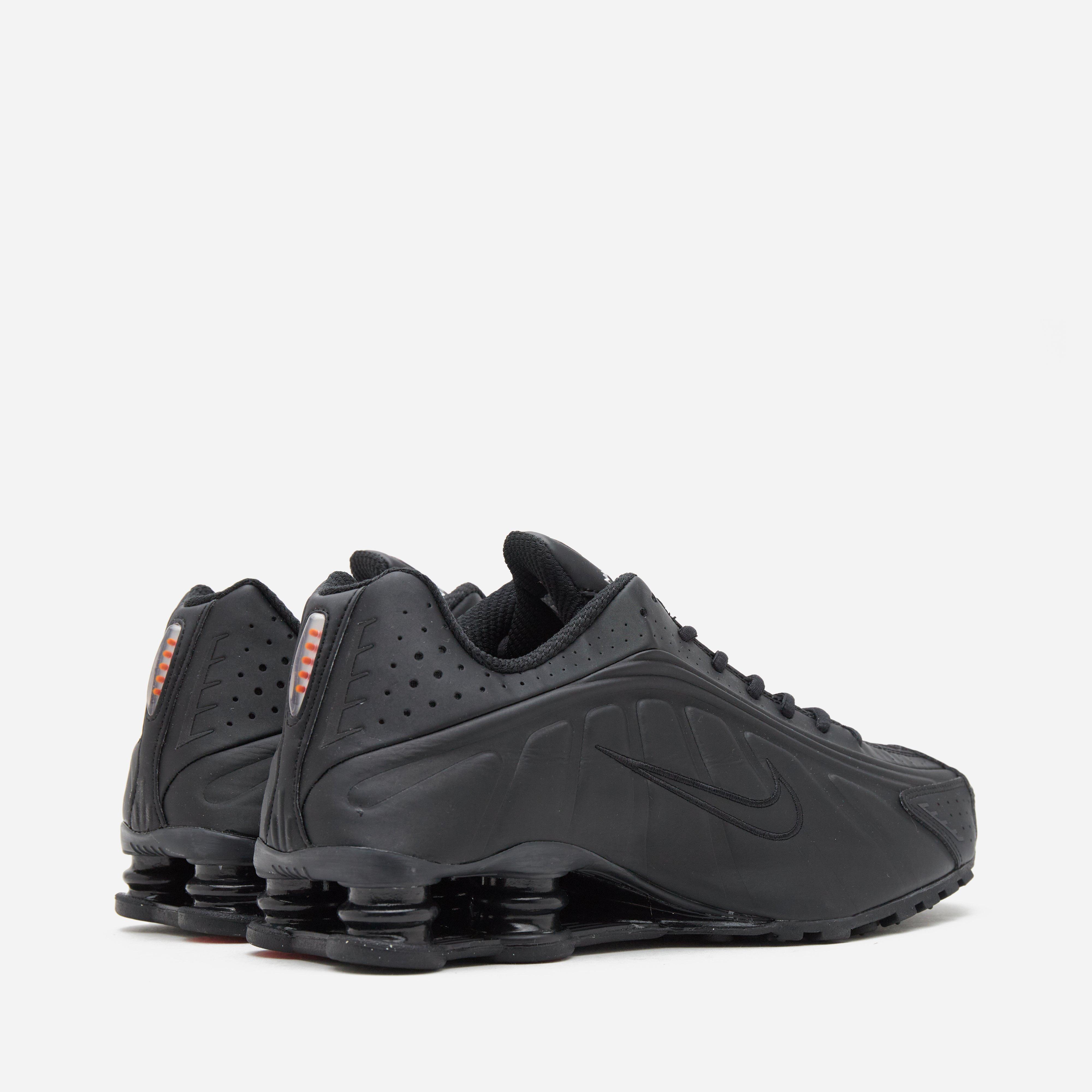 Nike Shox R4