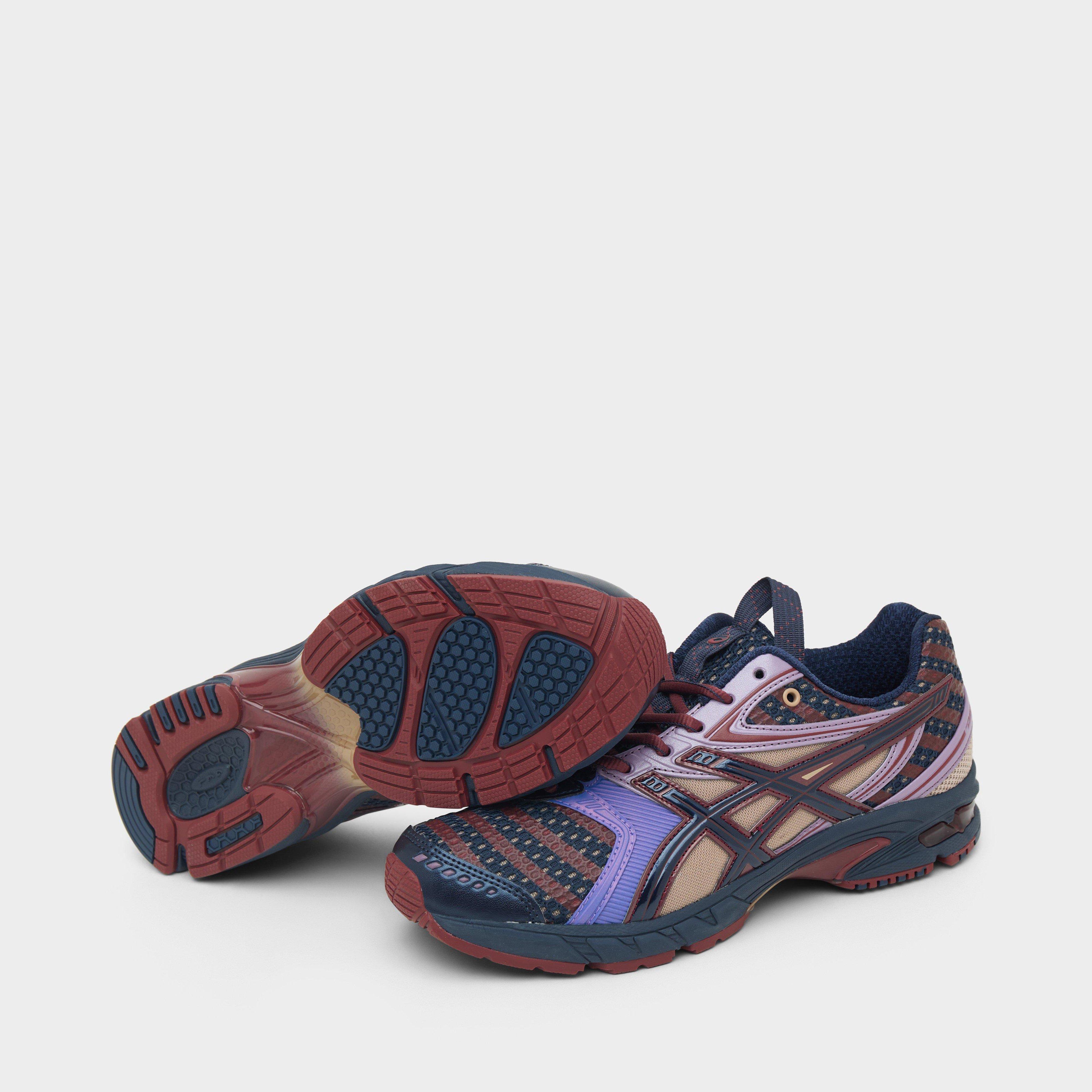 ASICS UB9-S GEL-DS TRAINER 14
