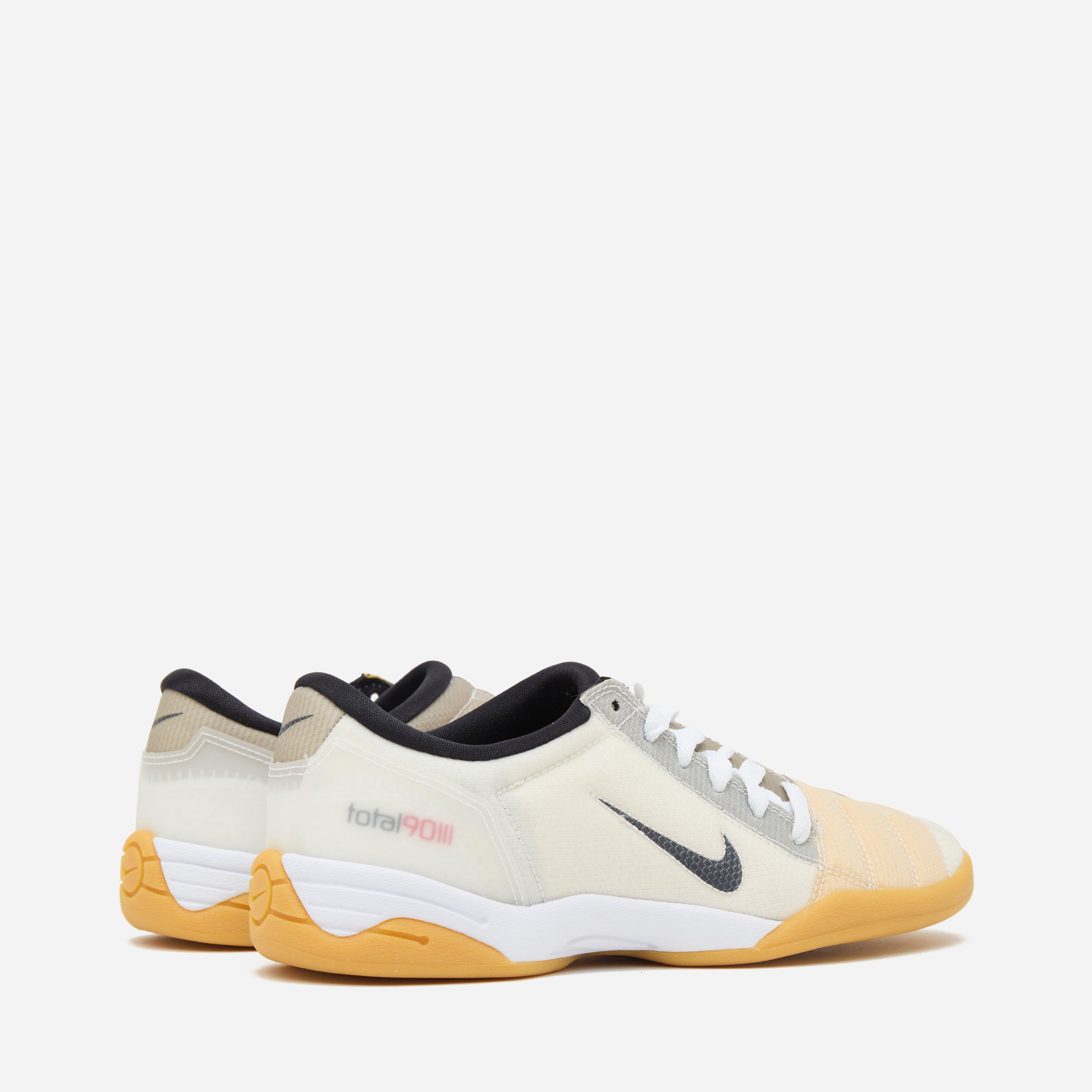 Nike Total 90 Women's