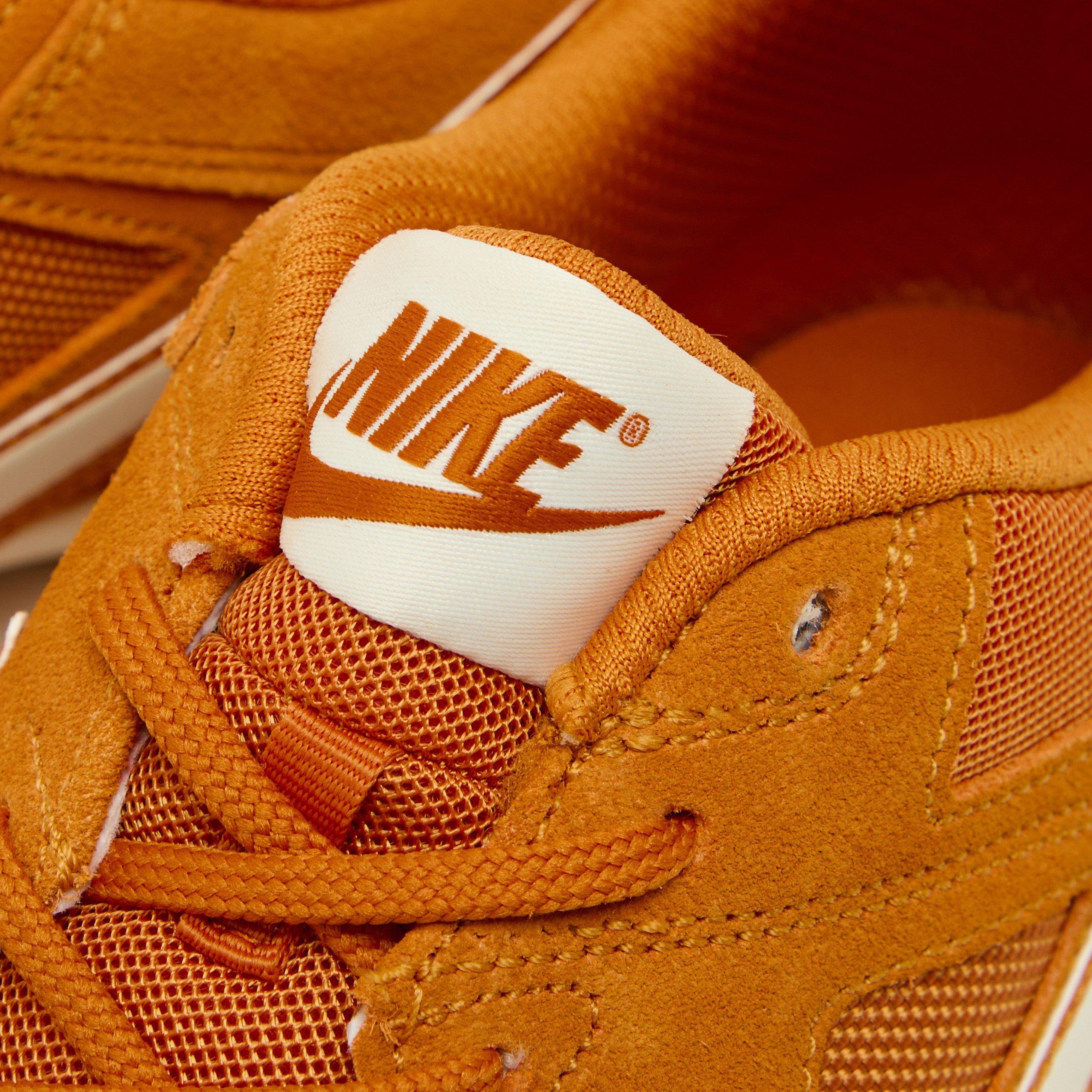 Nike Gato
