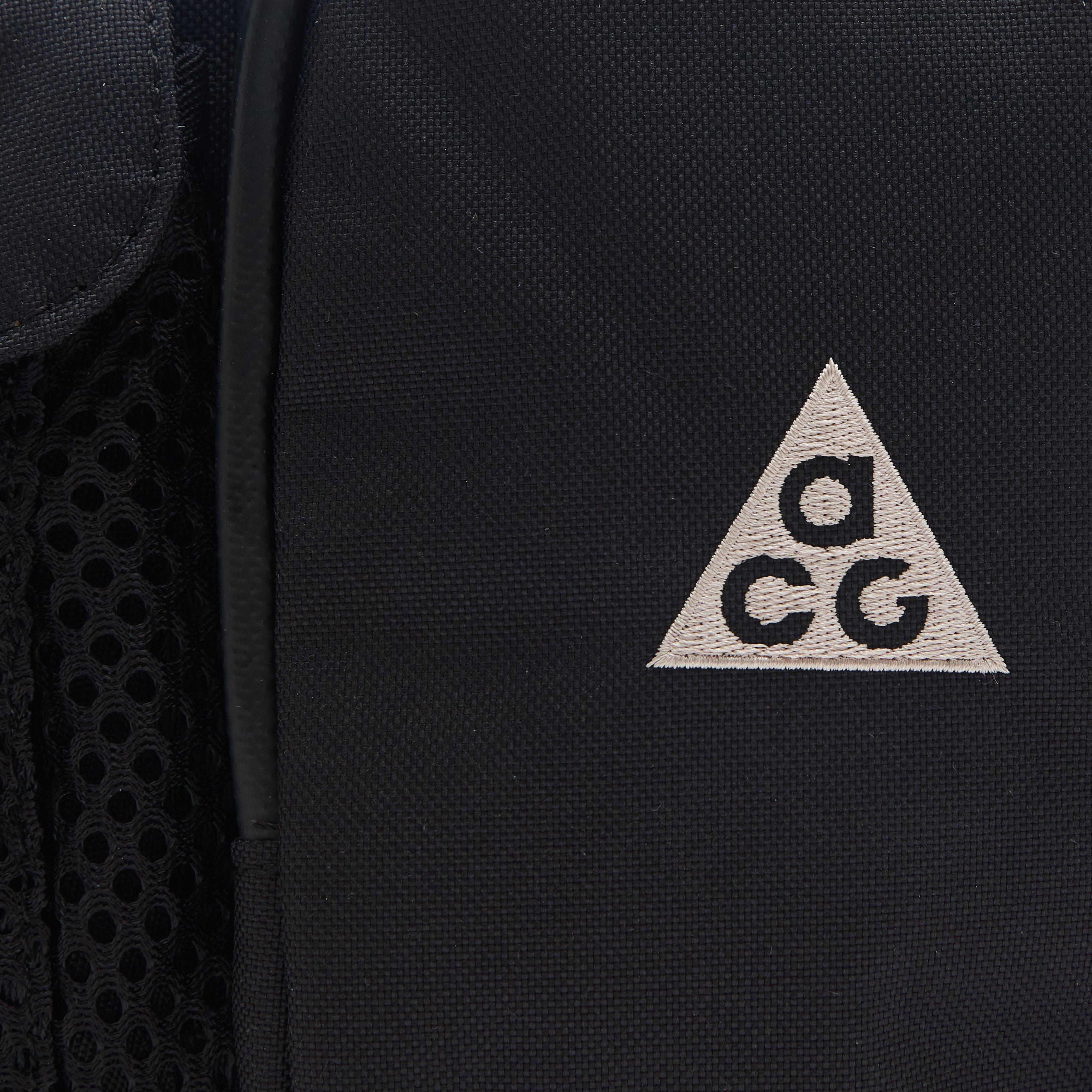 Nike ACG 'DAYMAX' Cross-Body Bag