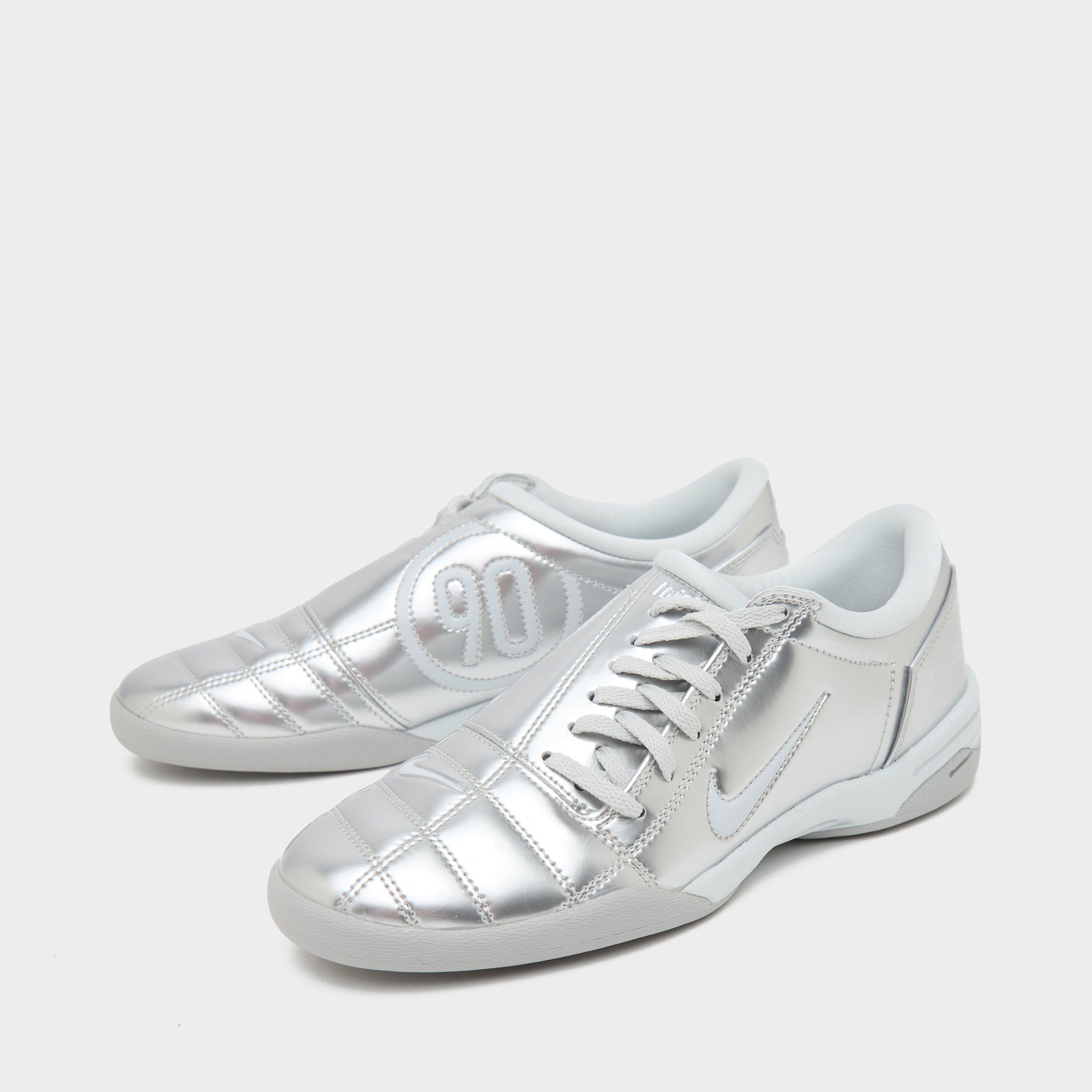Nike Total 90 Women's
