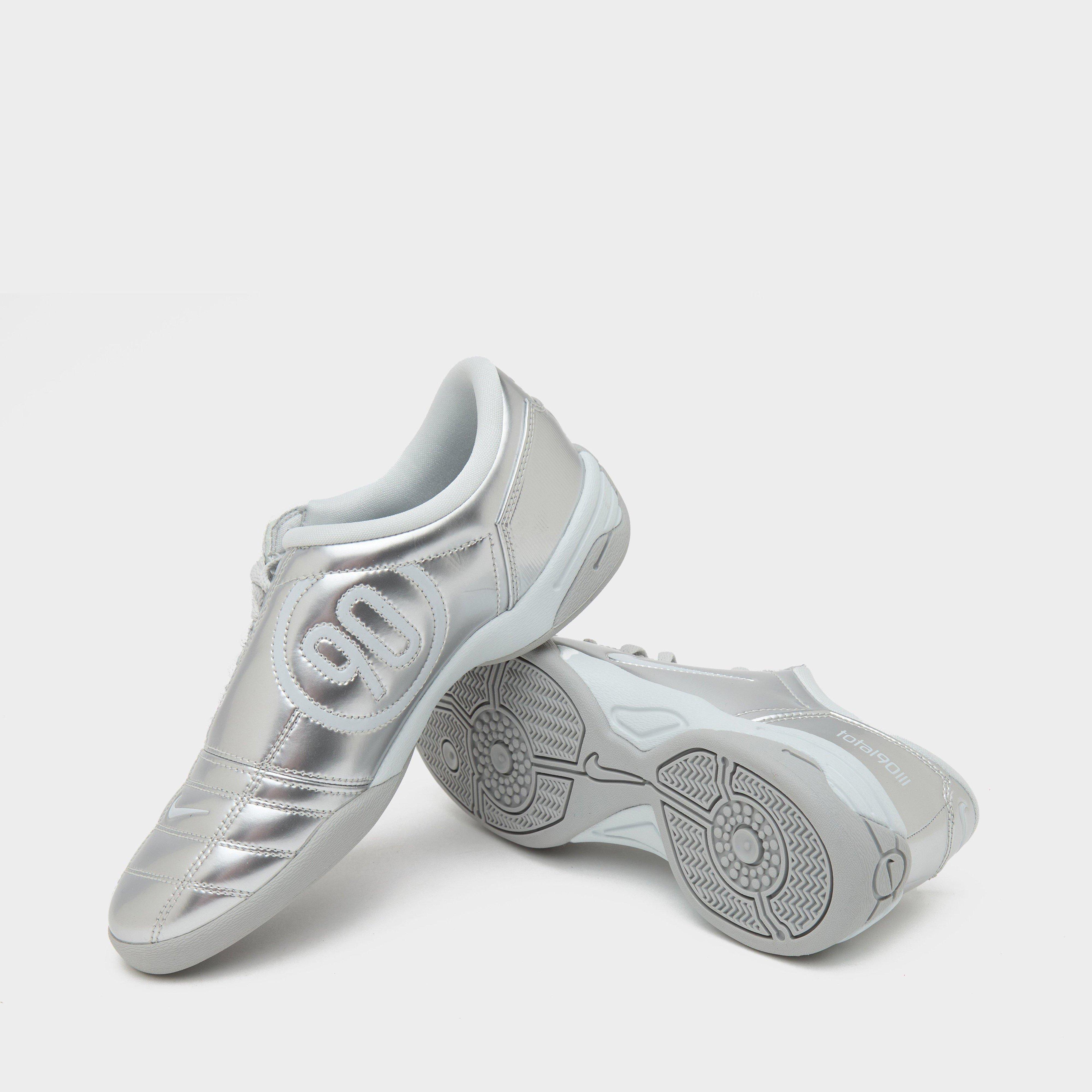 Nike Total 90 Women's