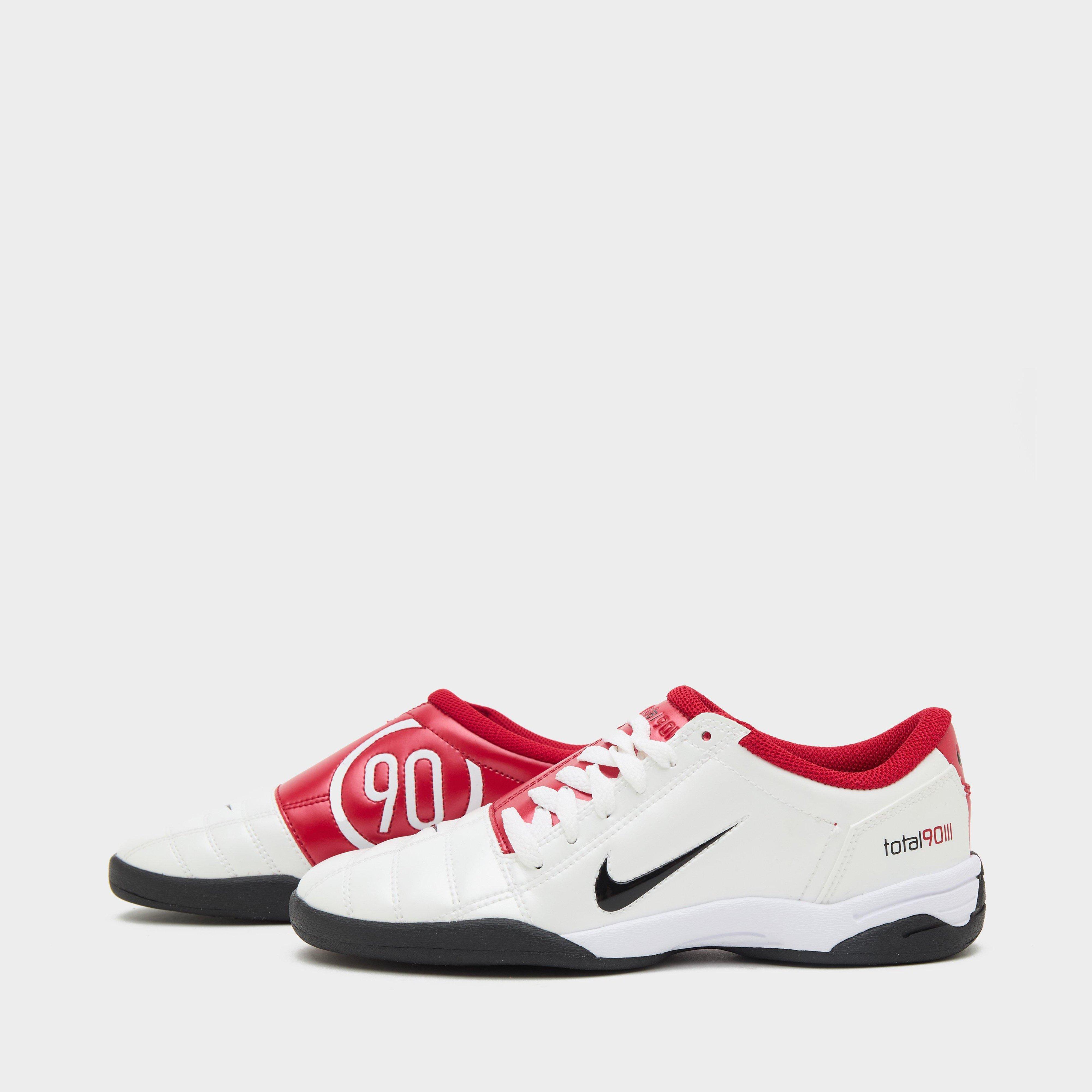 Nike Total 90 Women's