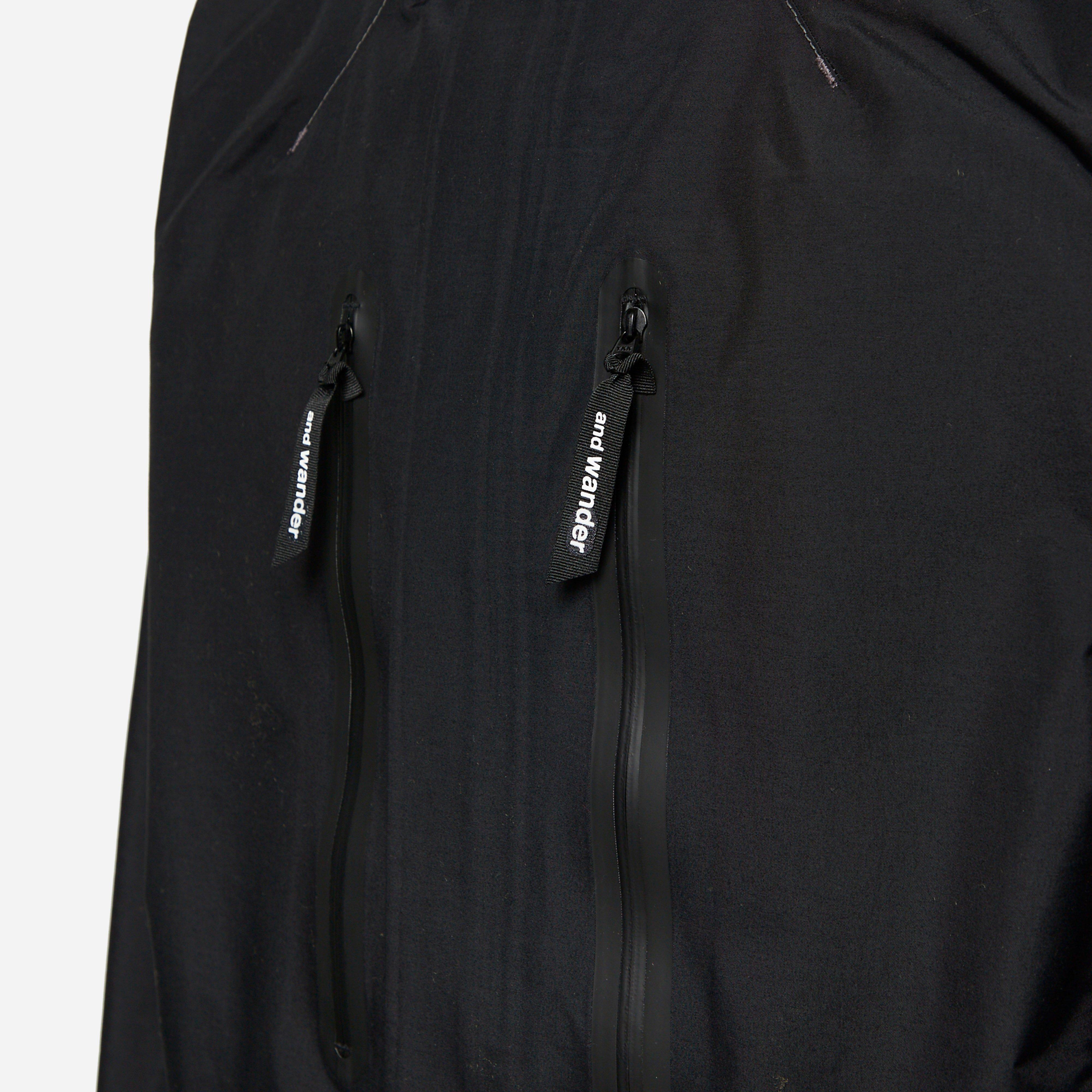 and wander 2.5L Hiker Rain Jacket