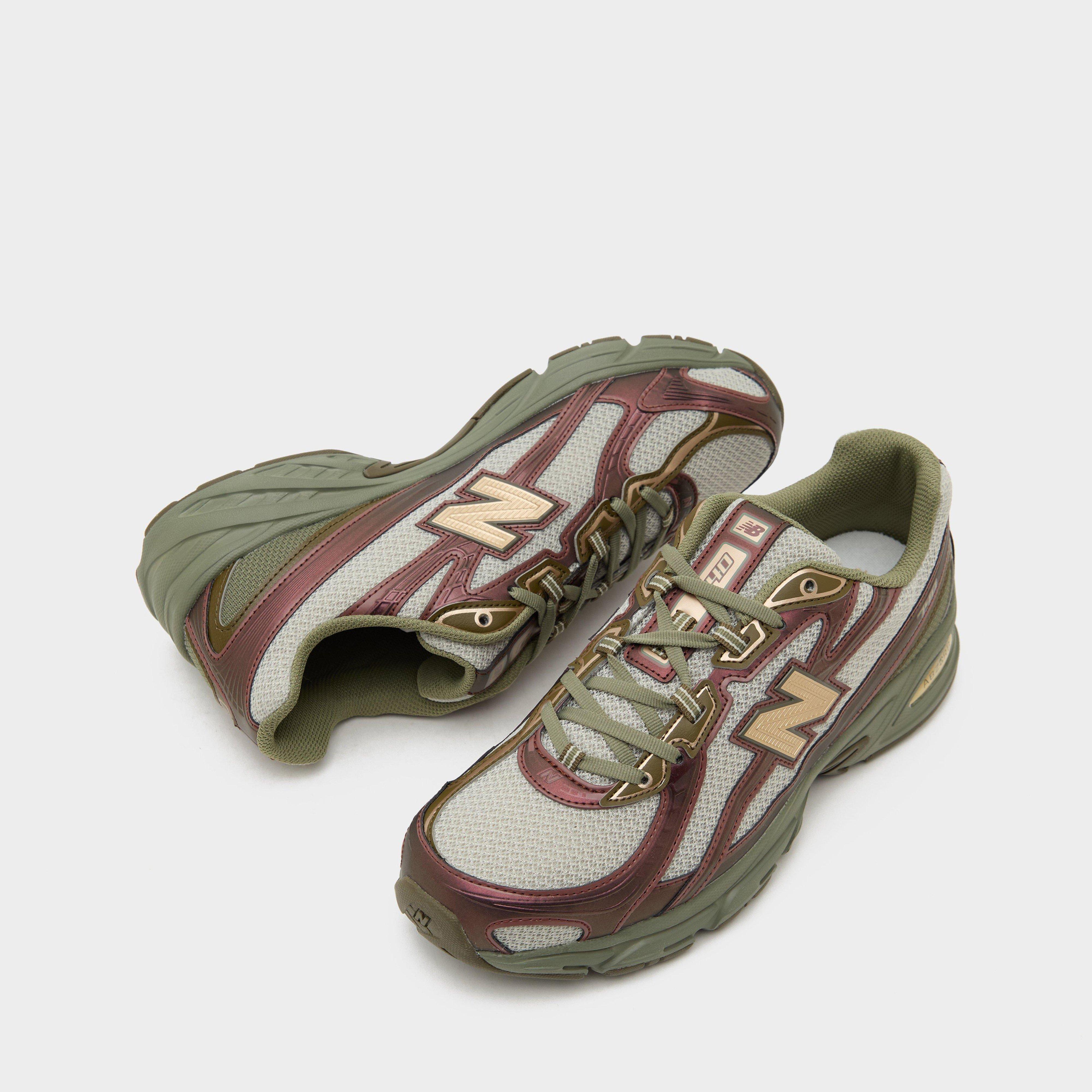 New Balance 740