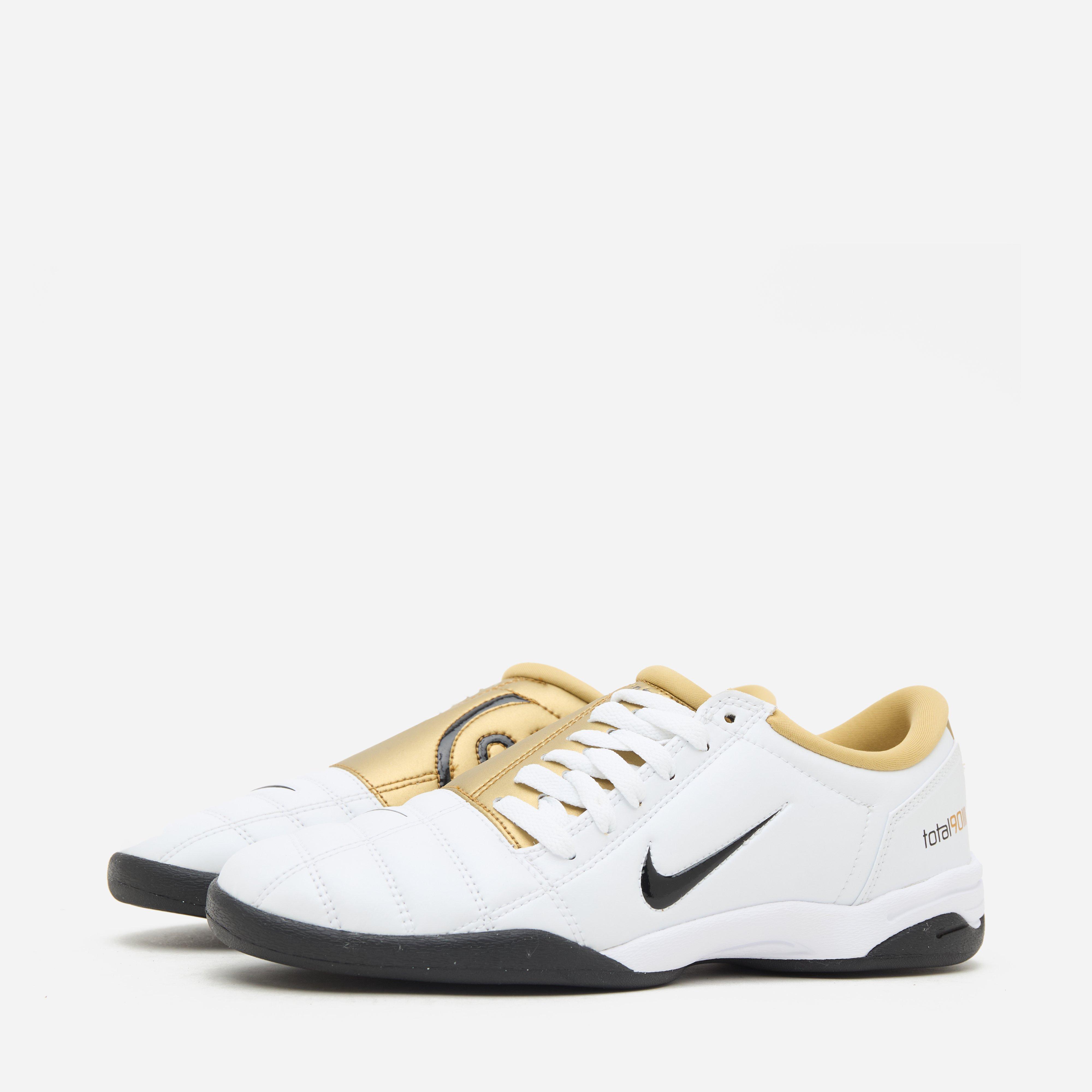 Nike Total 90 Women's