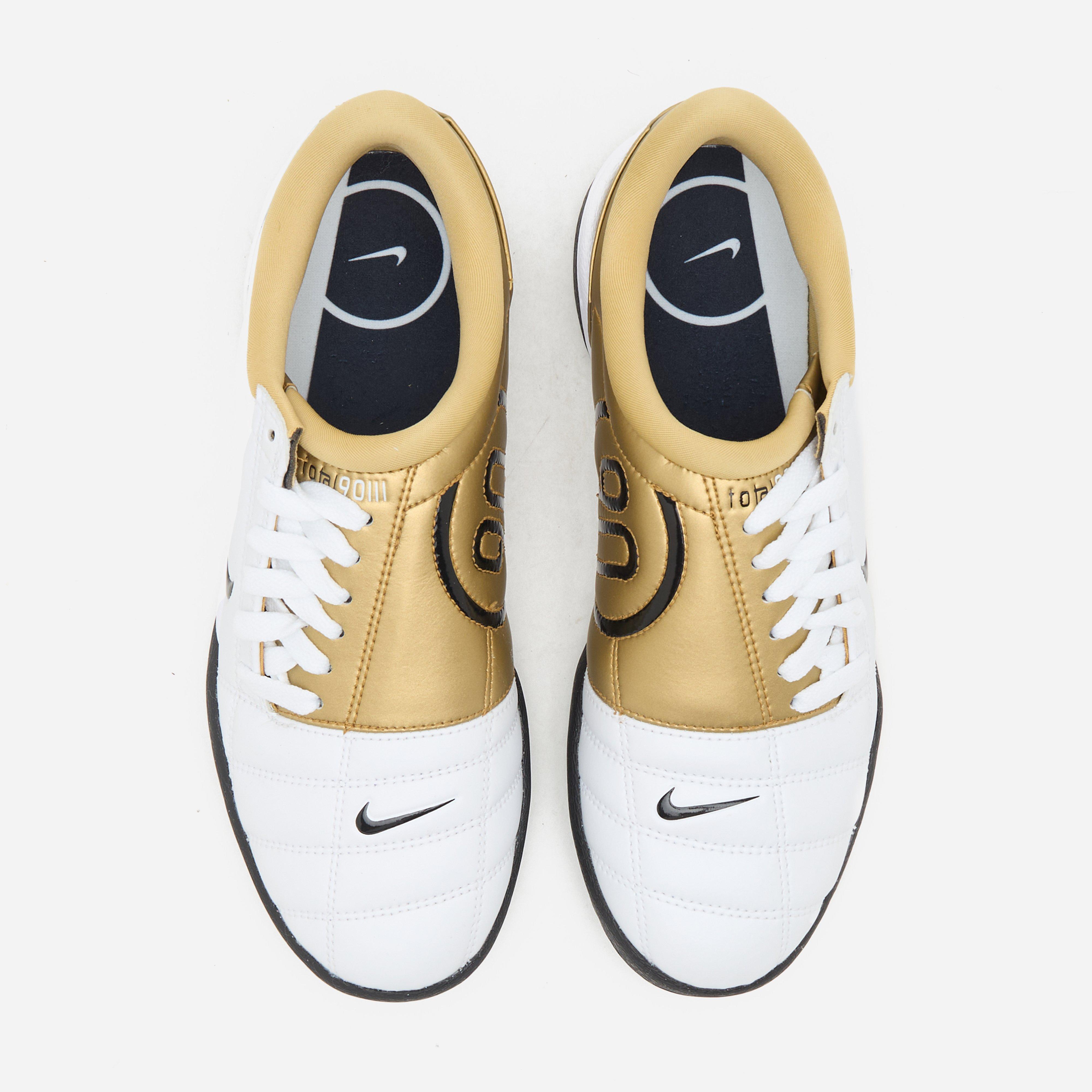 Nike Total 90 Women's