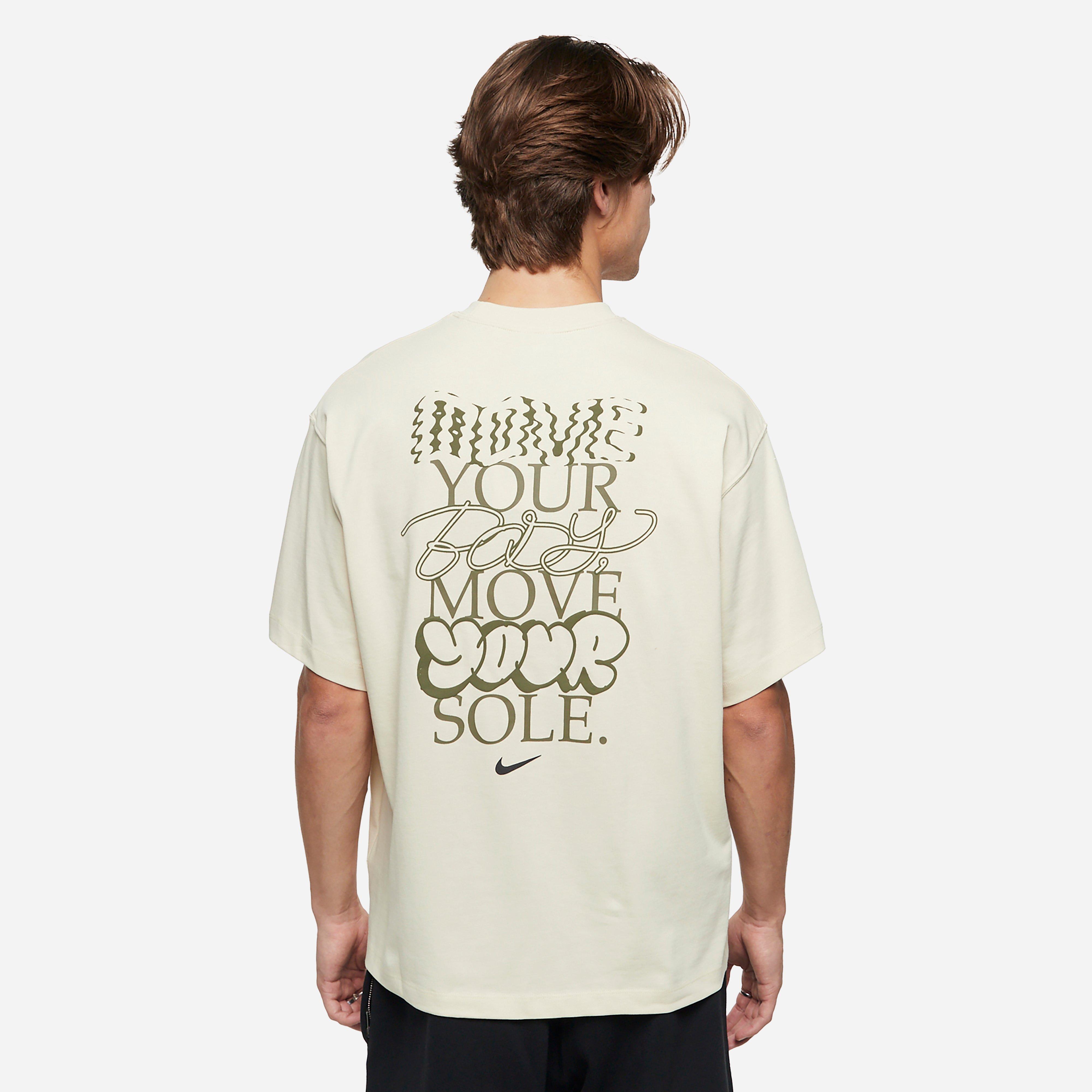 Nike Solo Swoosh Graphic T-Shirt