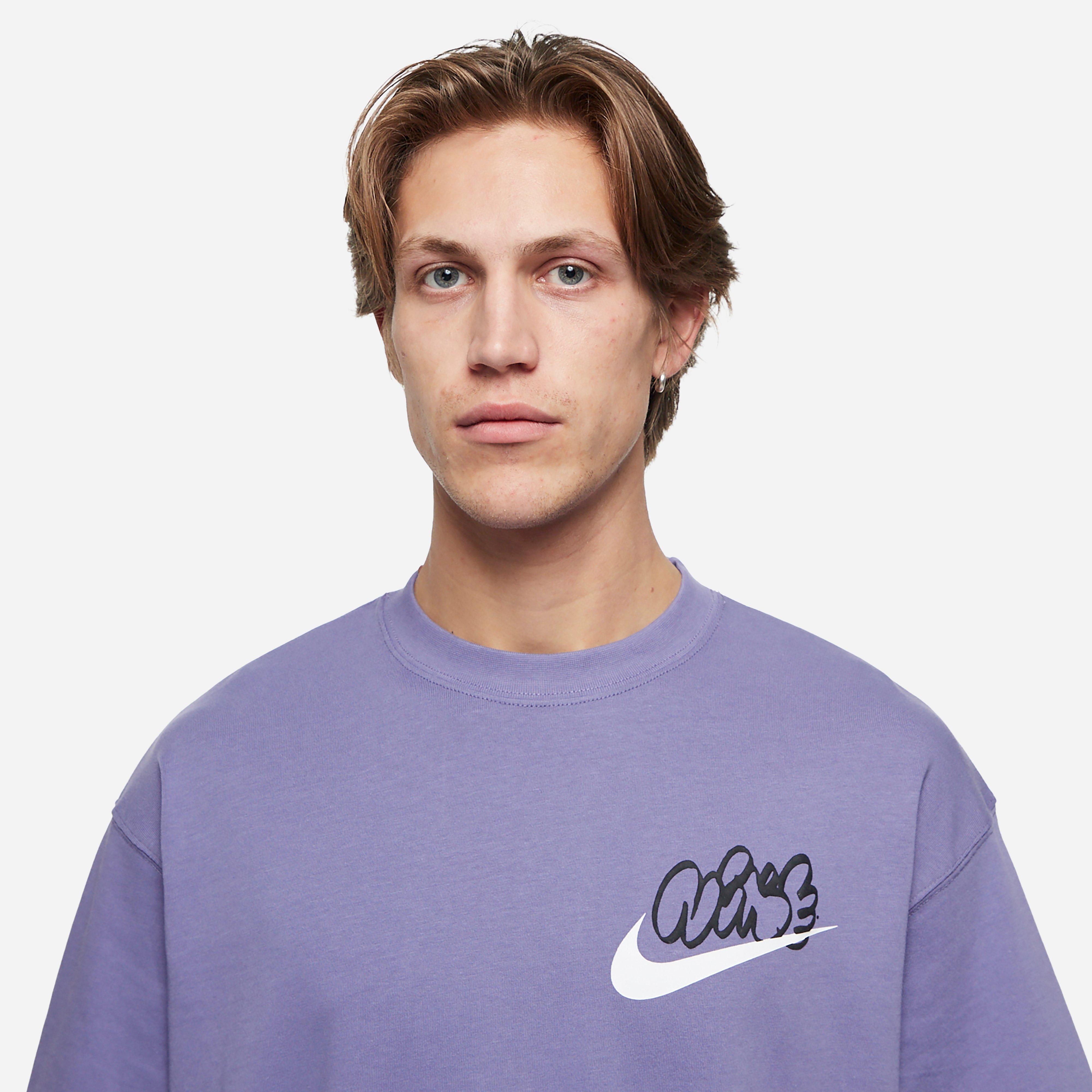 Nike Solo Swoosh Graphic T-Shirt