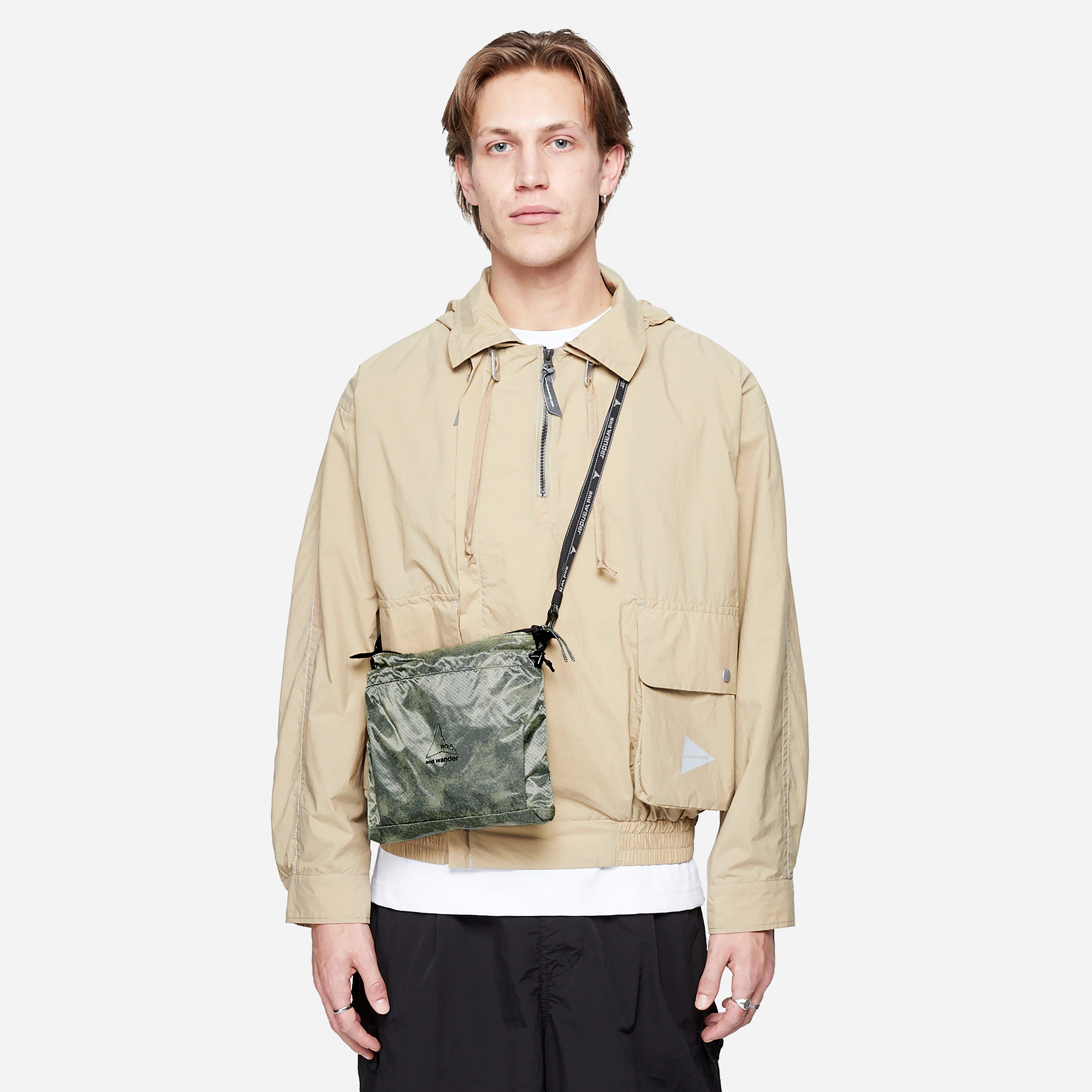 ROA x and wander Sil Sacoche