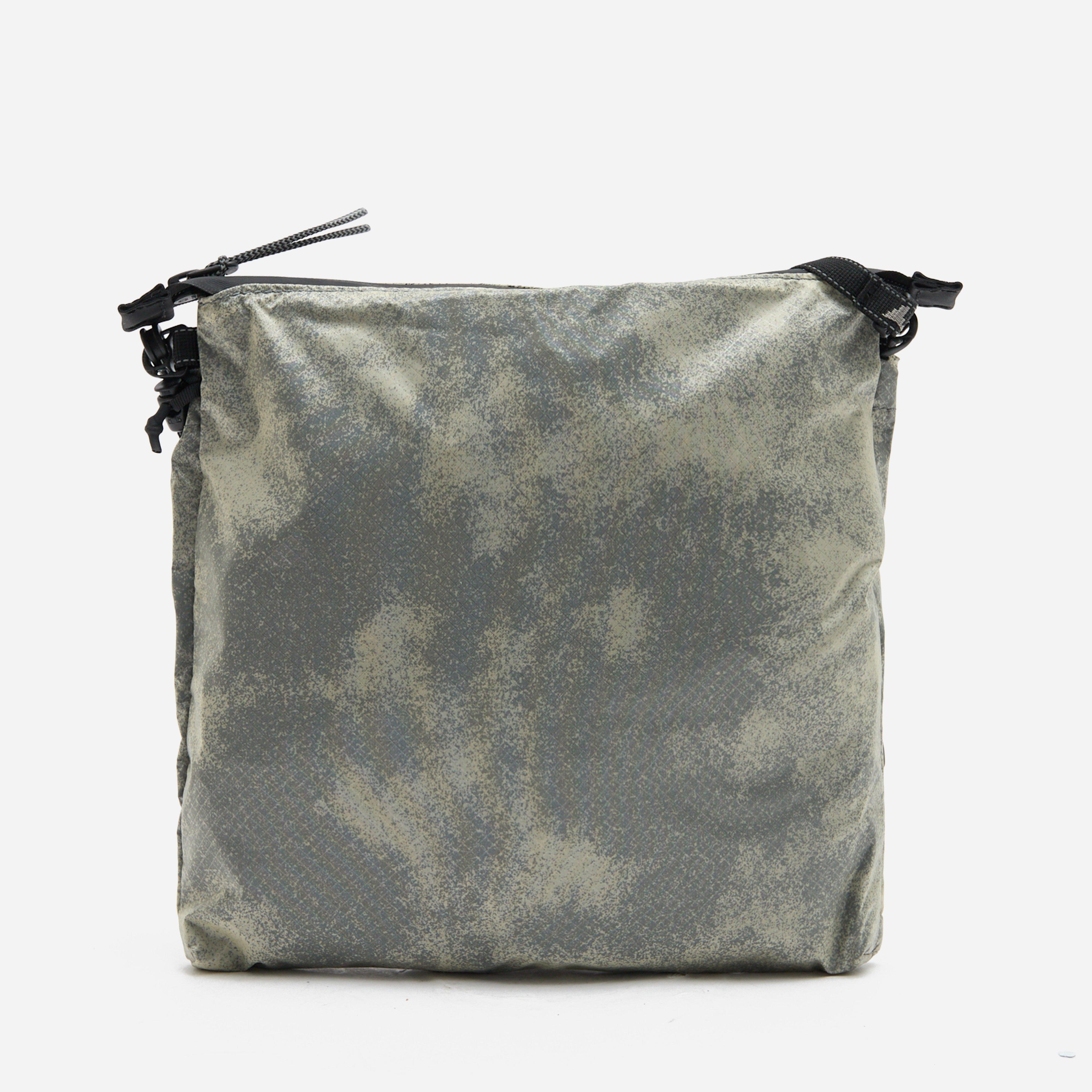 ROA x and wander Sil Sacoche