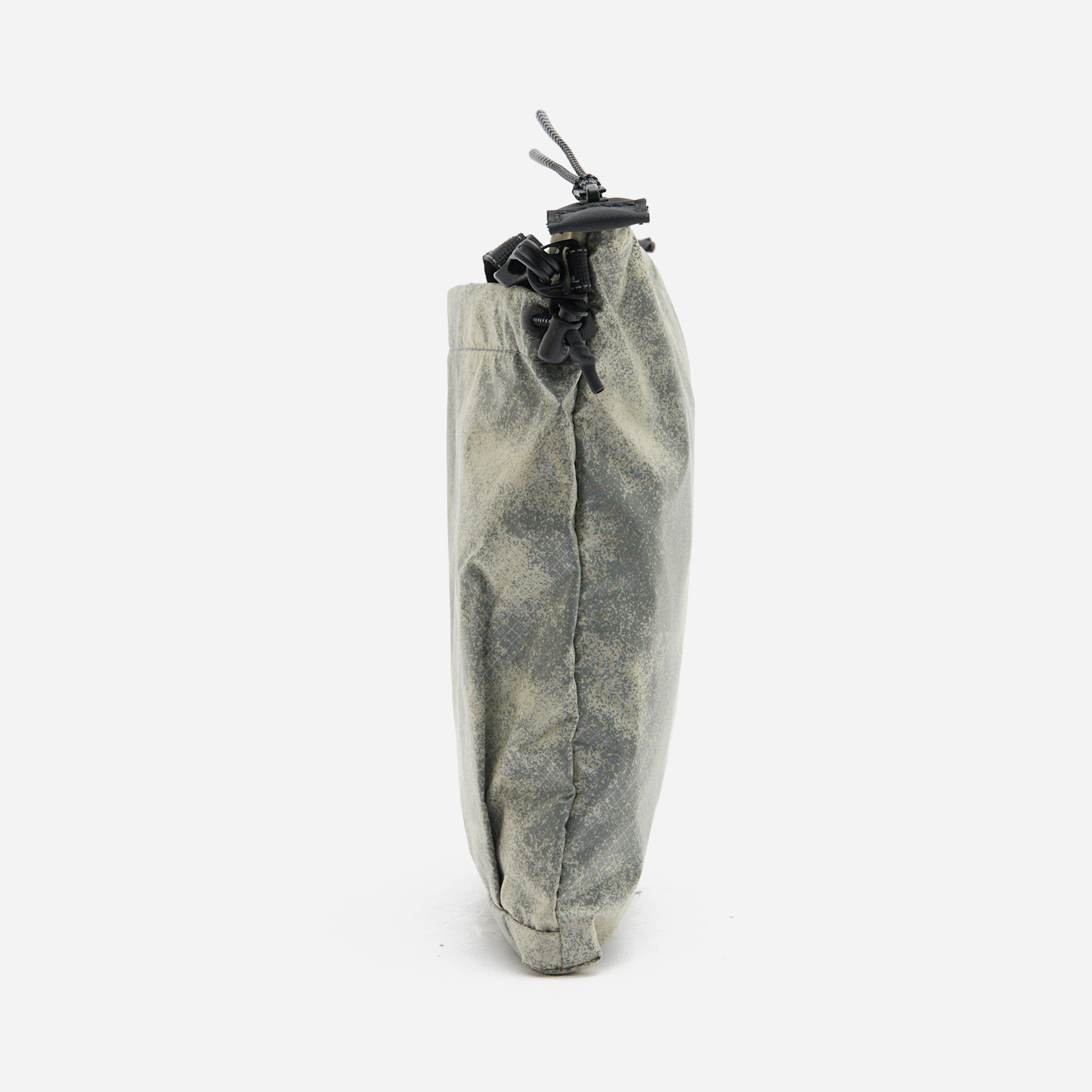 ROA x and wander Sil Sacoche