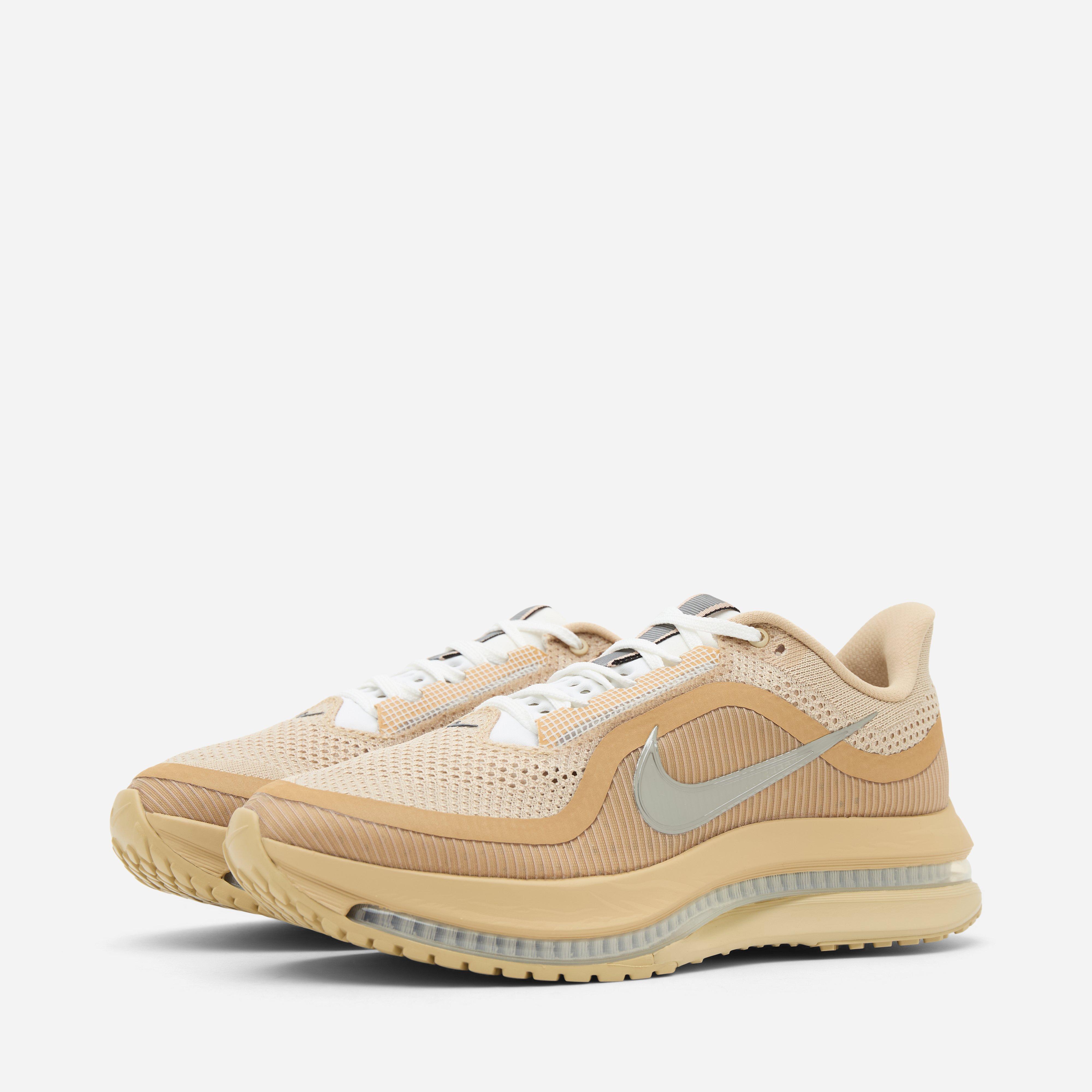 Nike Pegasus Premium