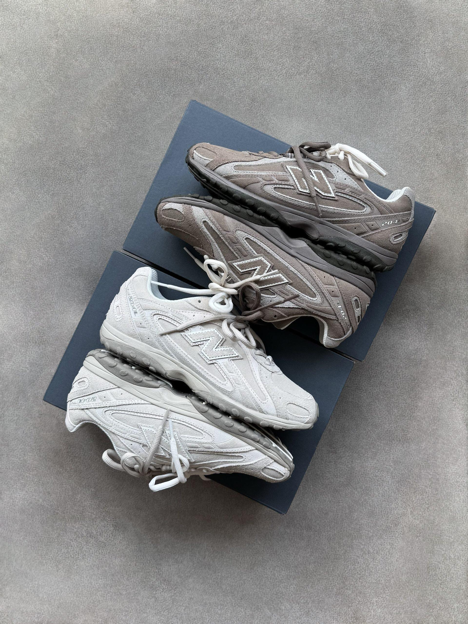 New Balance 204L Mushroom & Arid Stone avec design à double lacets