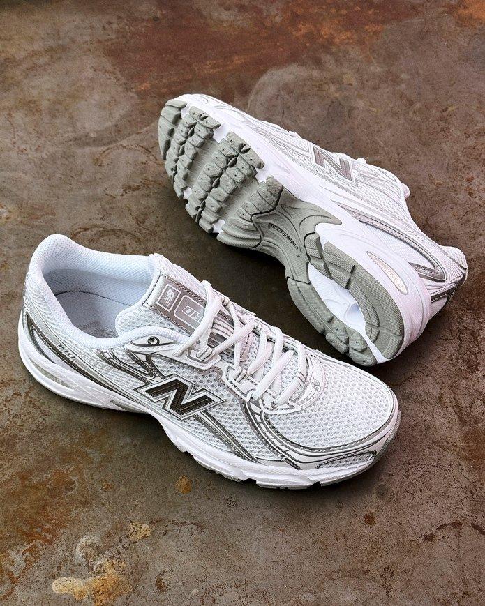 New Balance 740