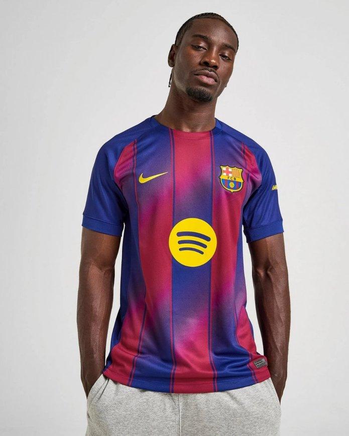 Equipación 2025-26 de Barcelona