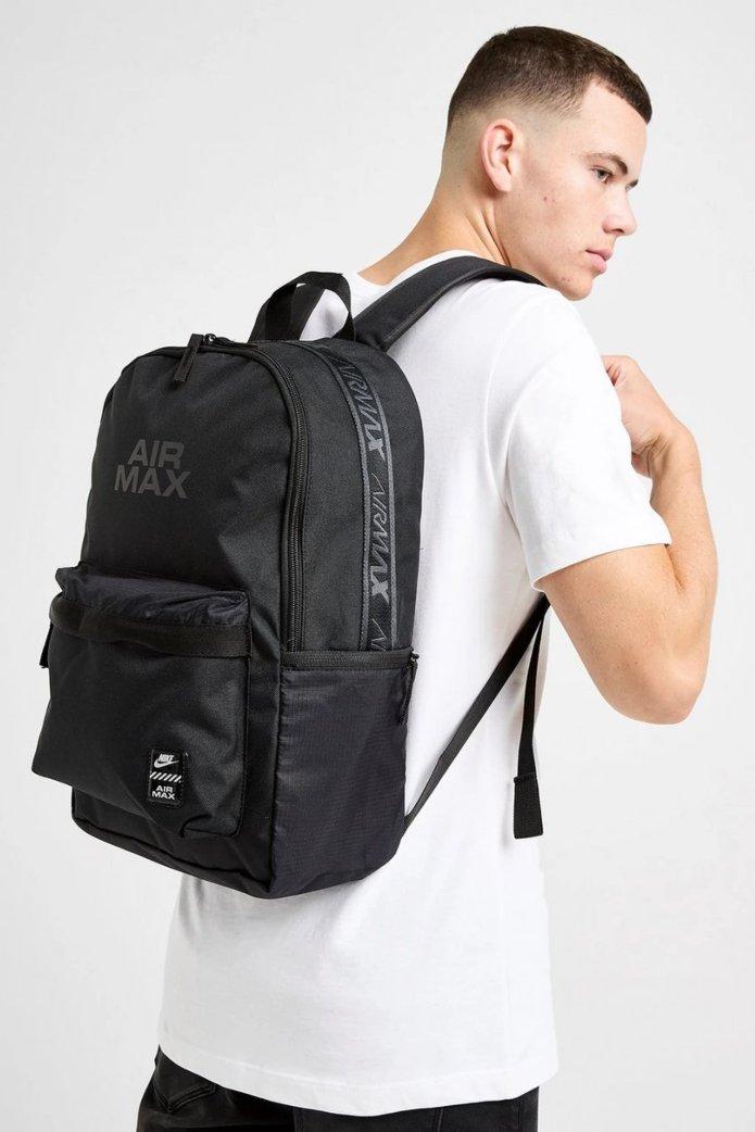 Mochila Nike de universidad