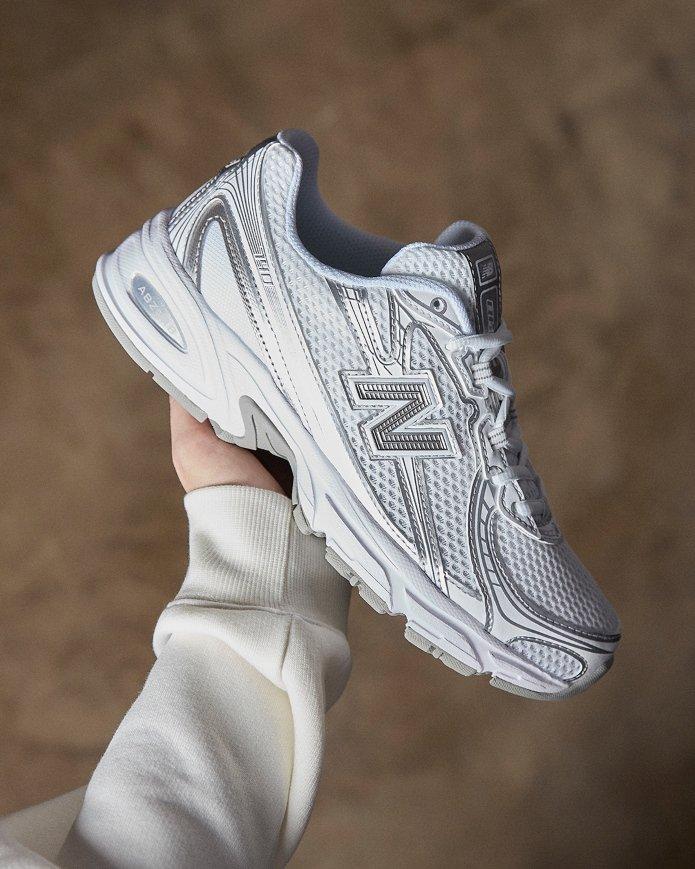 New Balance 740