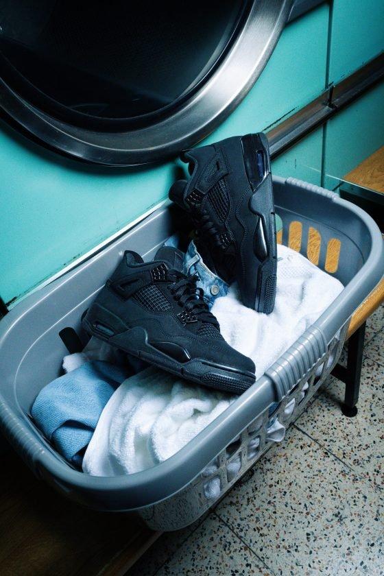 LeoStayTrill en Air Jordan 4 Black Cat, campagne JD Sports