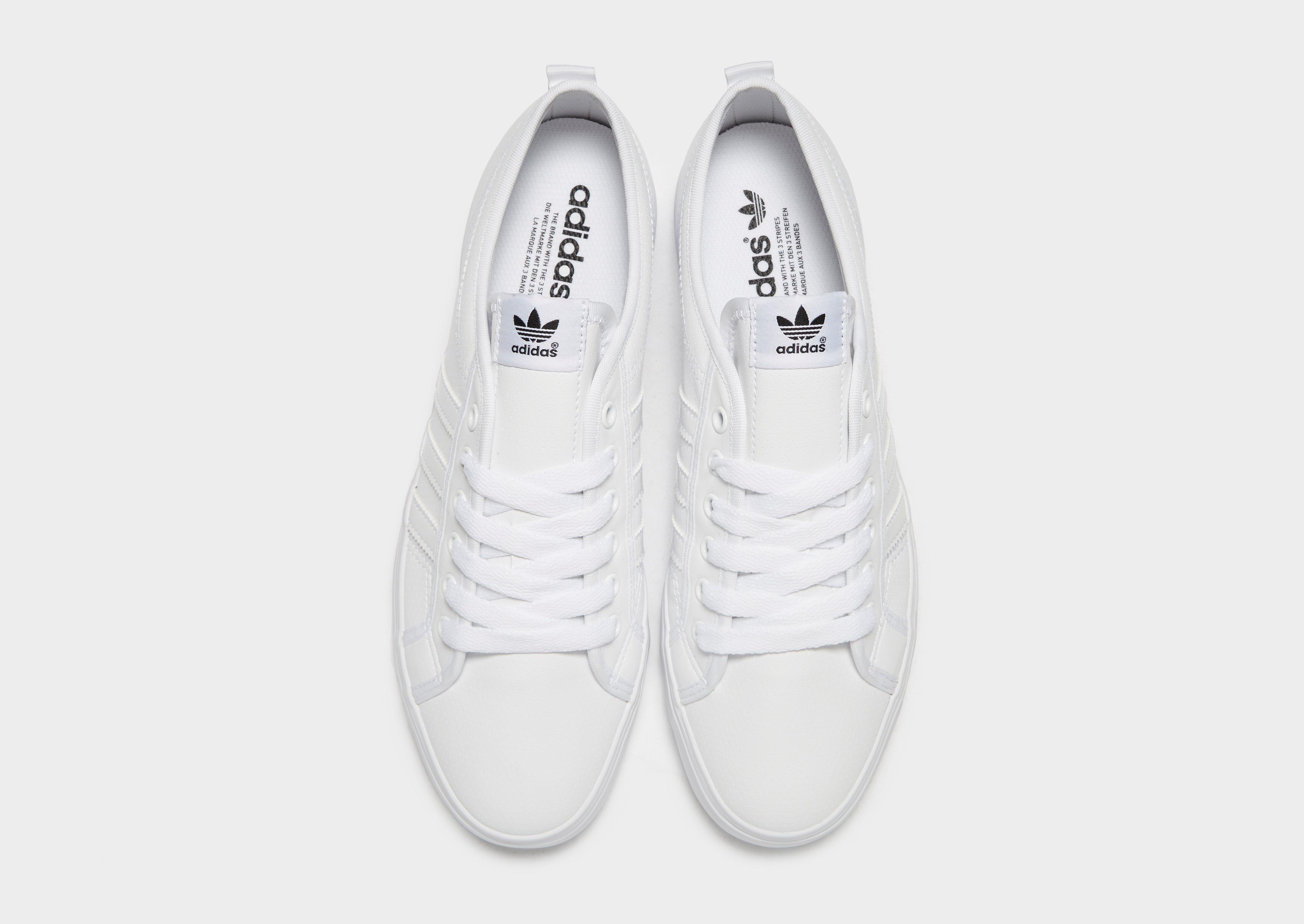 adidas originals nizza low trainers in white
