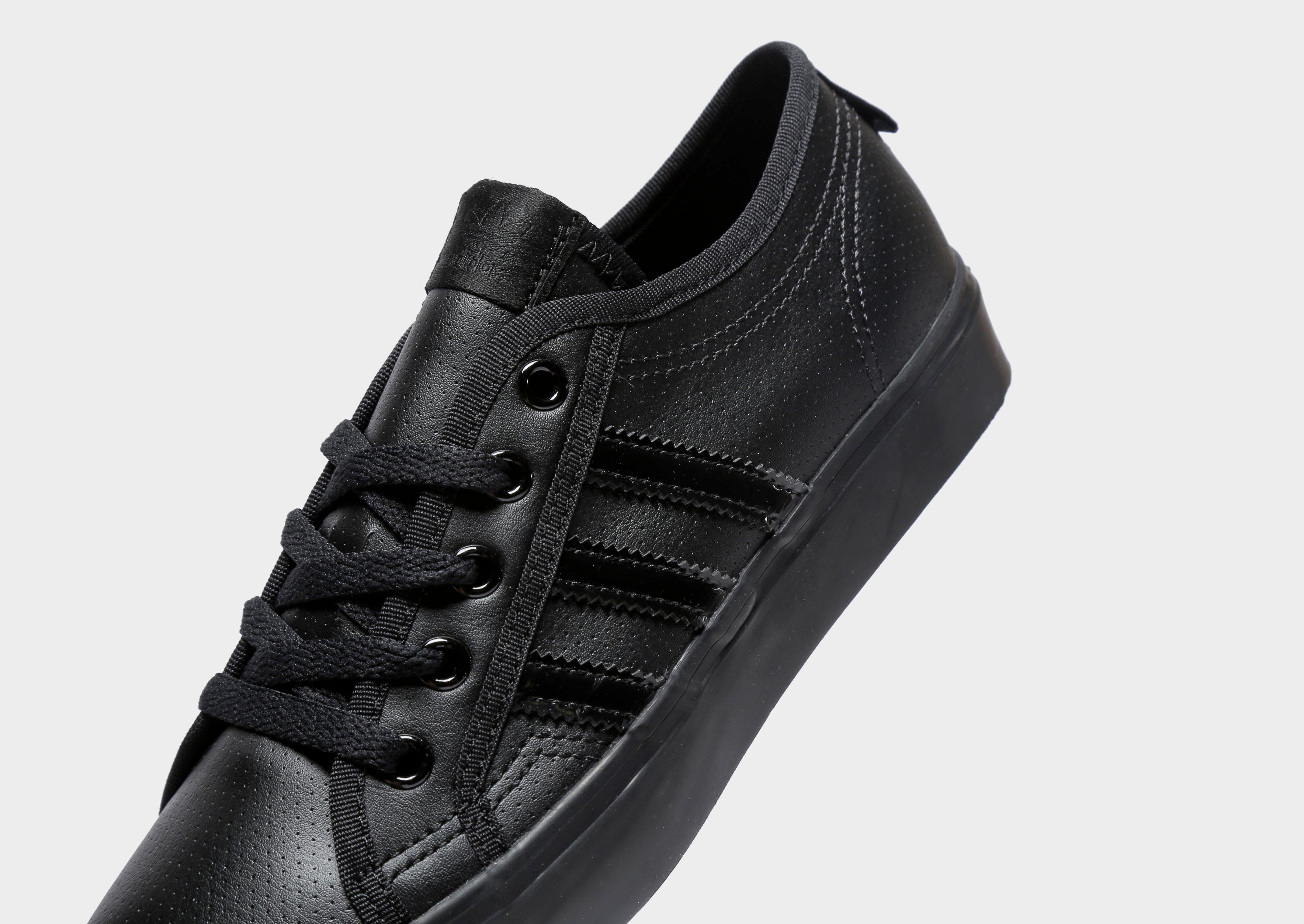 black adidas nizza lo