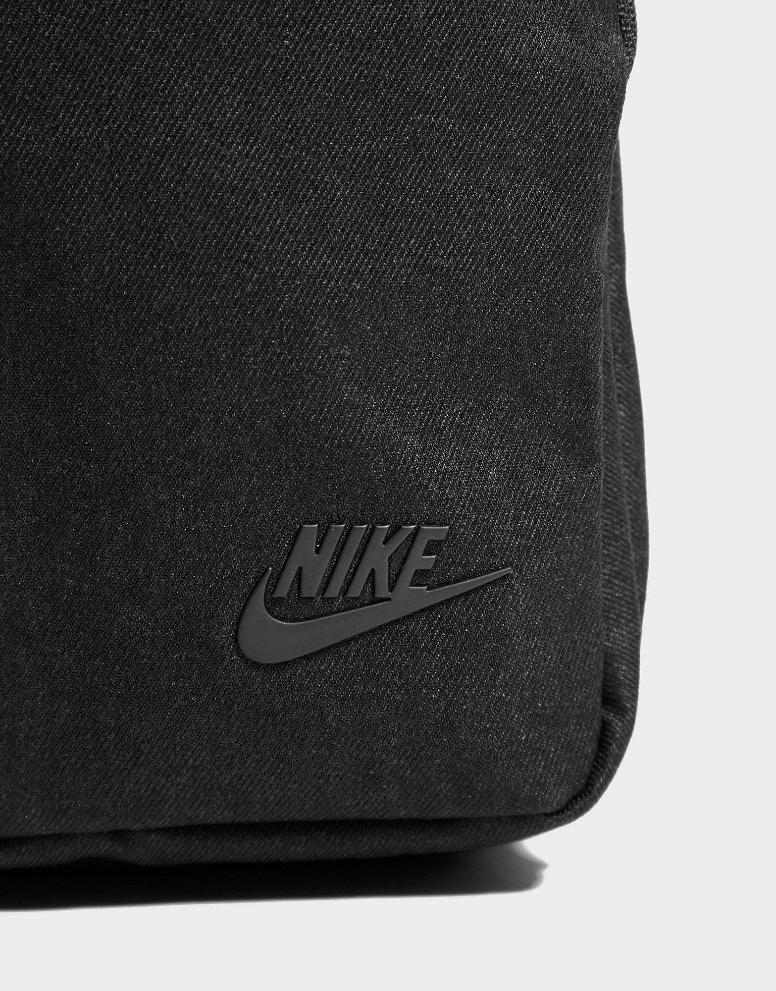 nike core crossbody bag