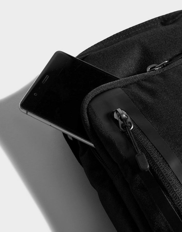 nike core small crossbody bag black