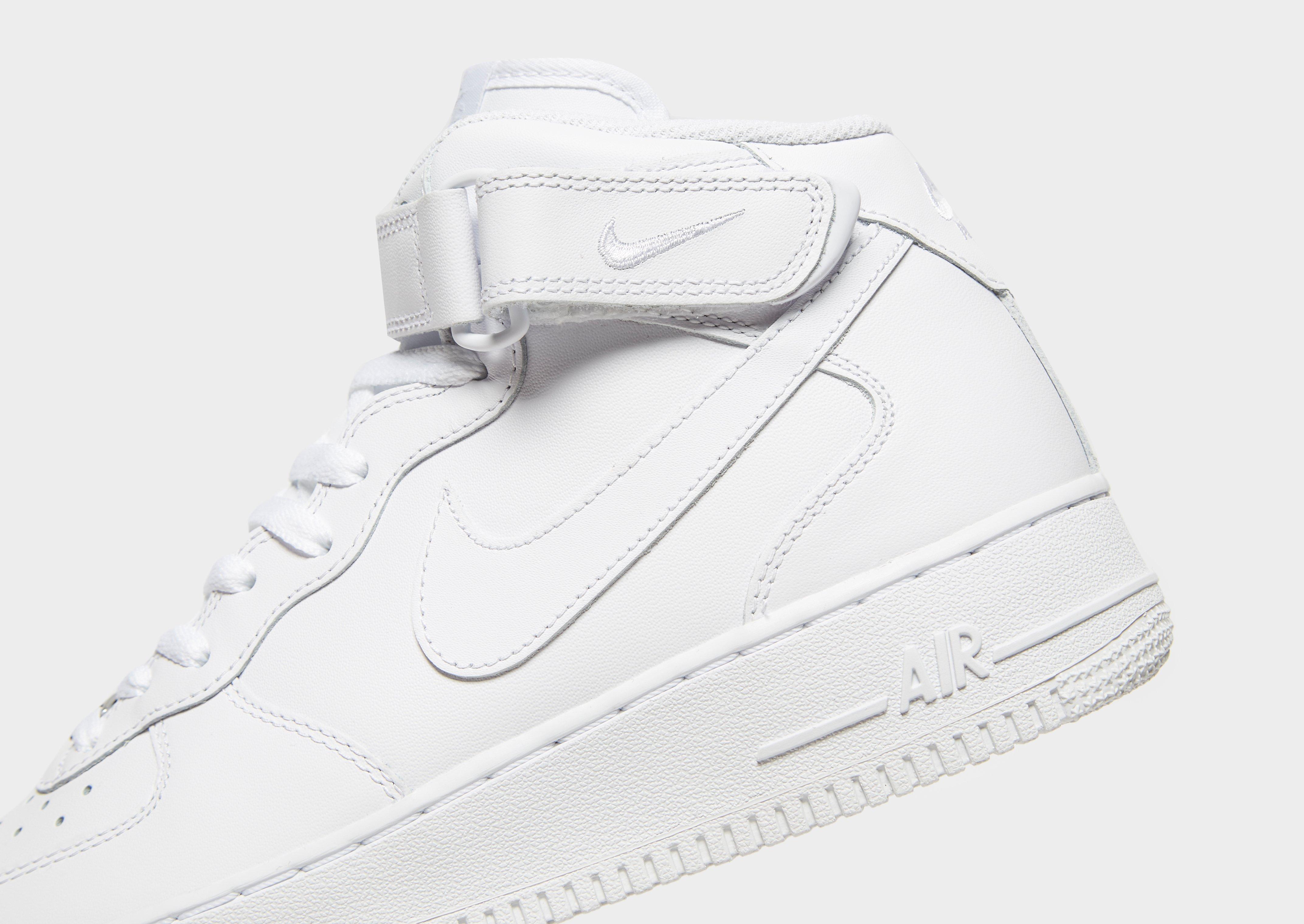 Acquista Nike Air Force 1 Mid in Bianco