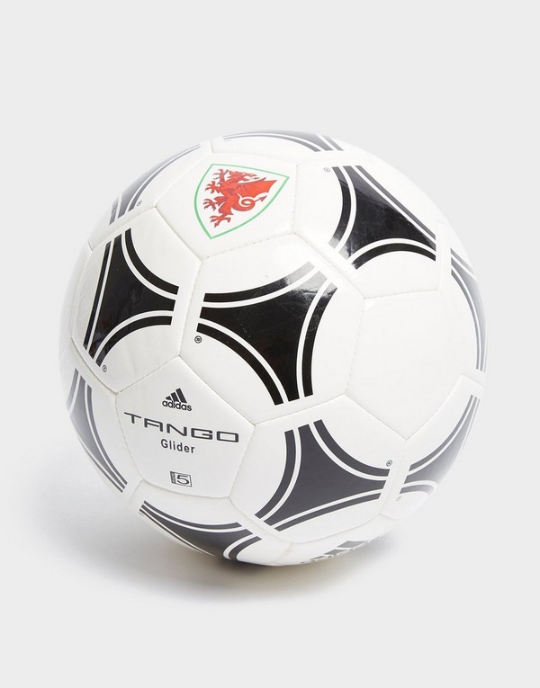 adidas de fútbol FA Wales Tango en Blanco | JD Sports España