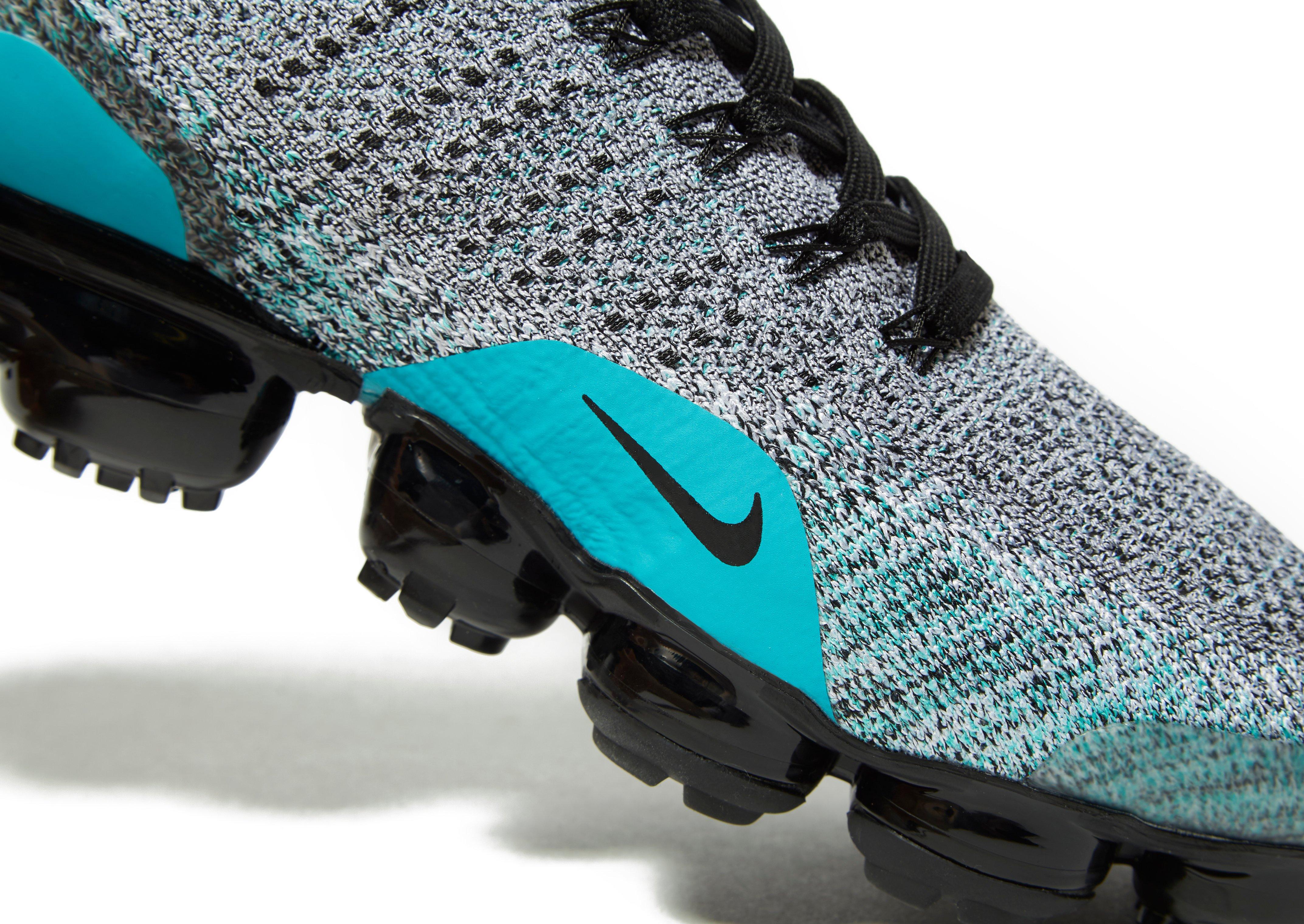 Right view of Womens Nike Air VaporMax Flyknit 2 Running