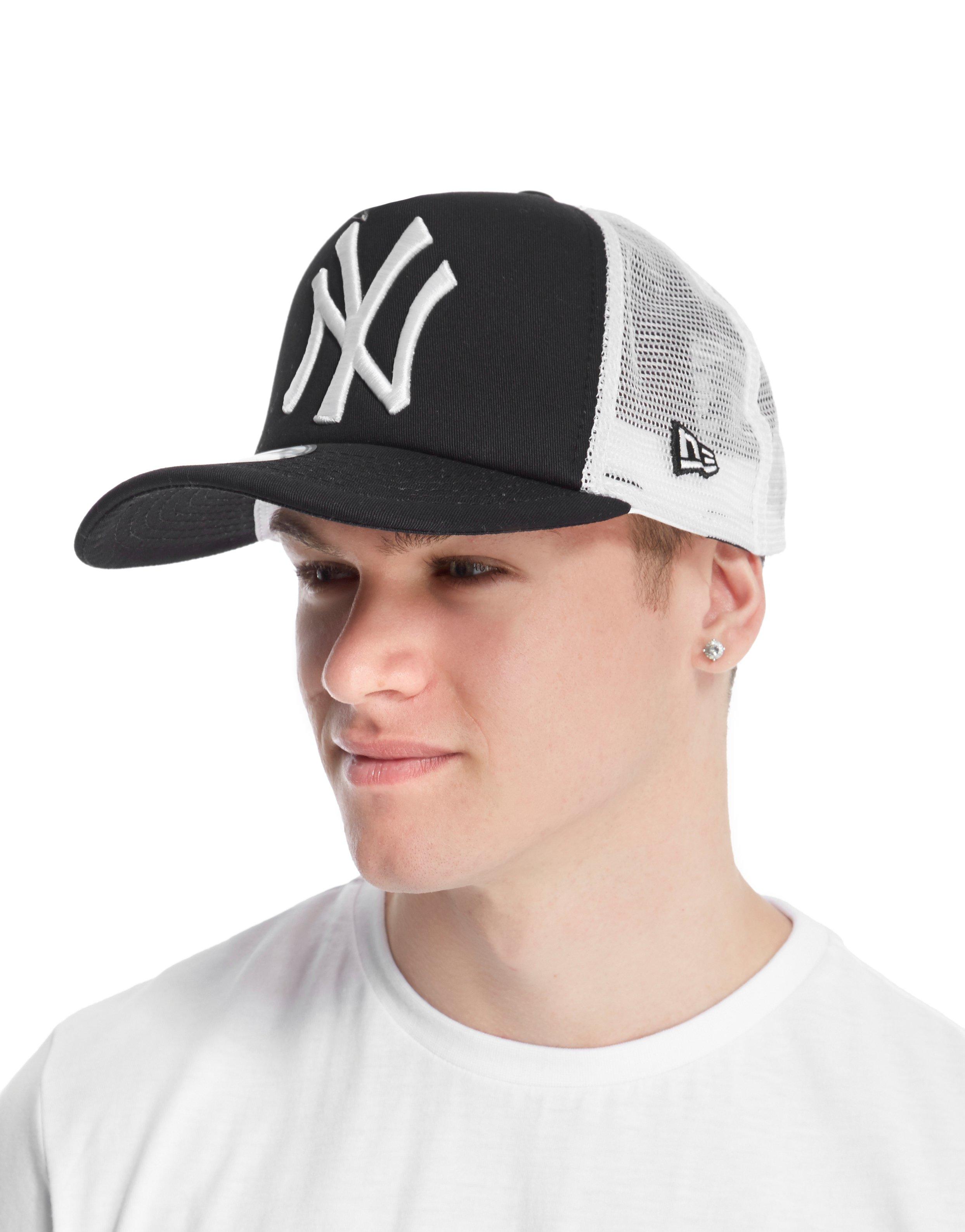 MLB New York Yankees Snapback Trucker Cap