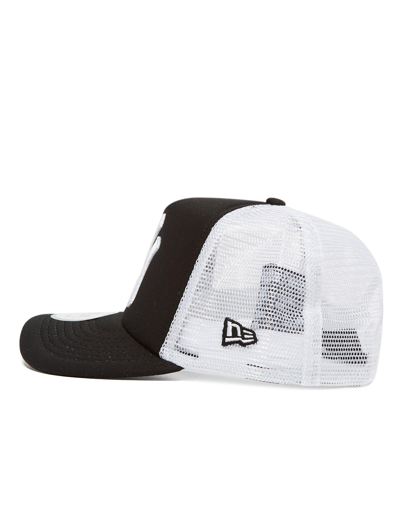 MLB New York Yankees Snapback Trucker Cap