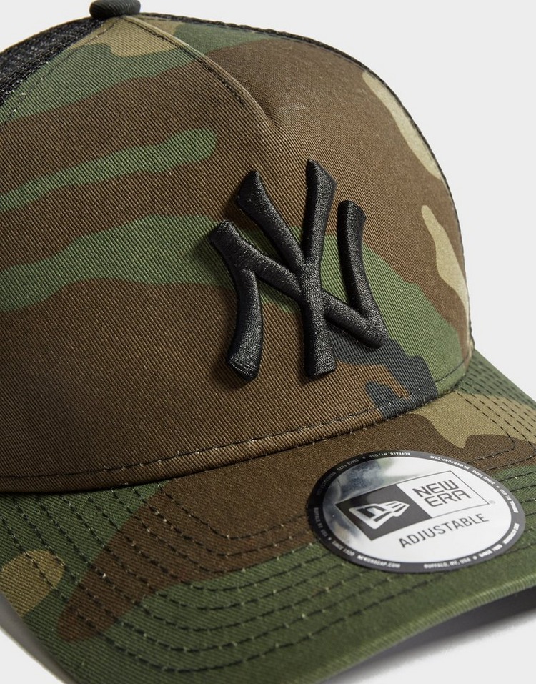 Shop den New Era MLB New York Yankees Snapback Trucker Cap in Grün JD