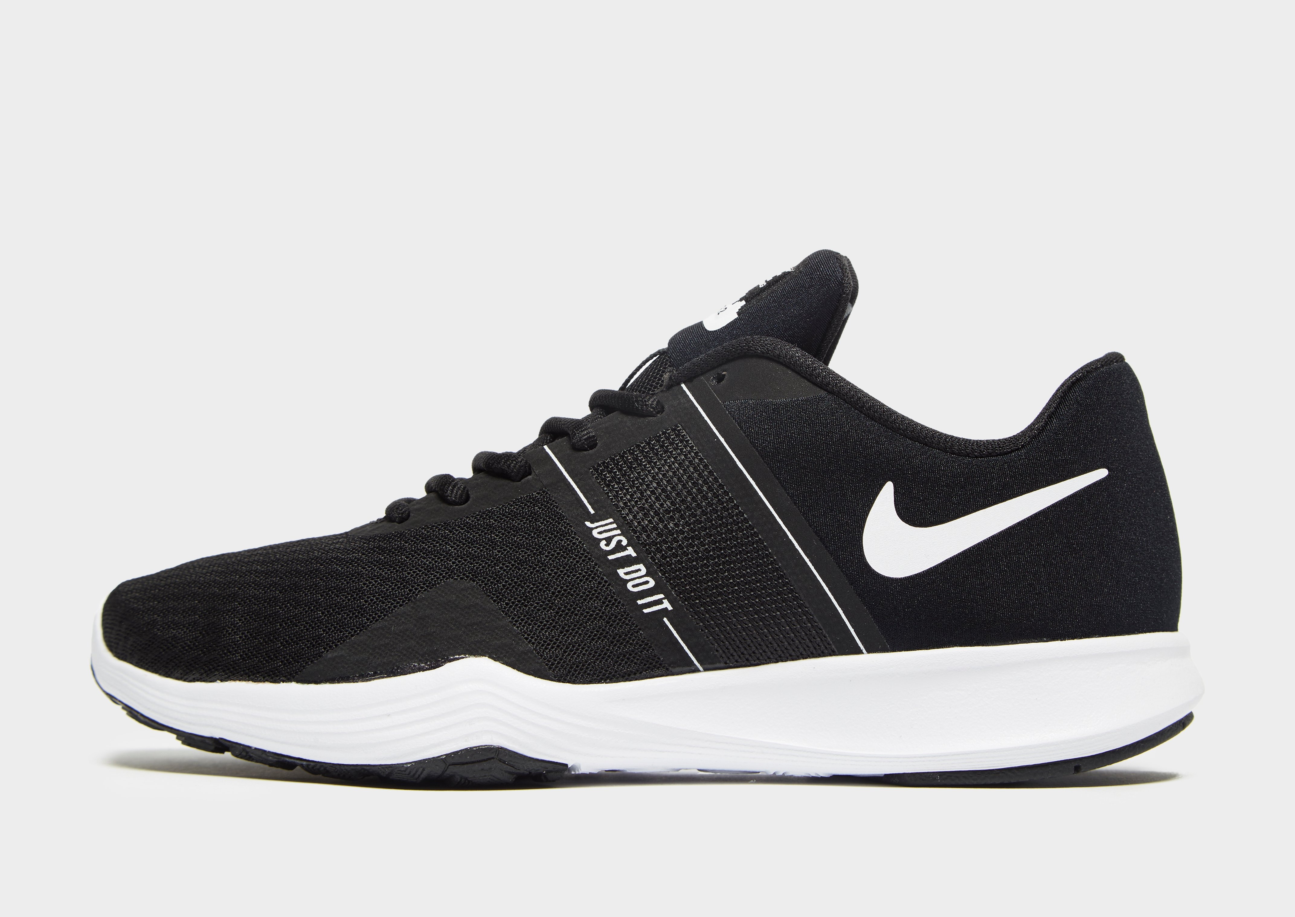 Acquista Nike City Trainer 2 Donna in Nero | JD Sports