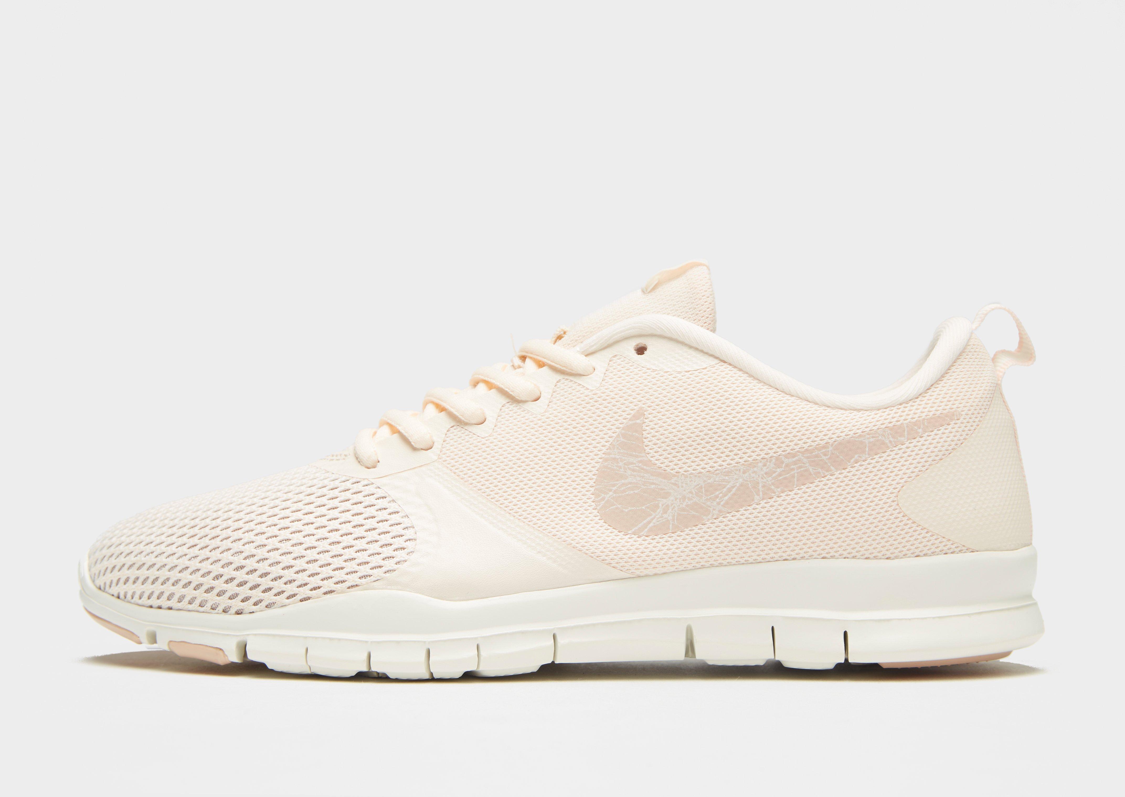 nike wmns nike flex essential tr