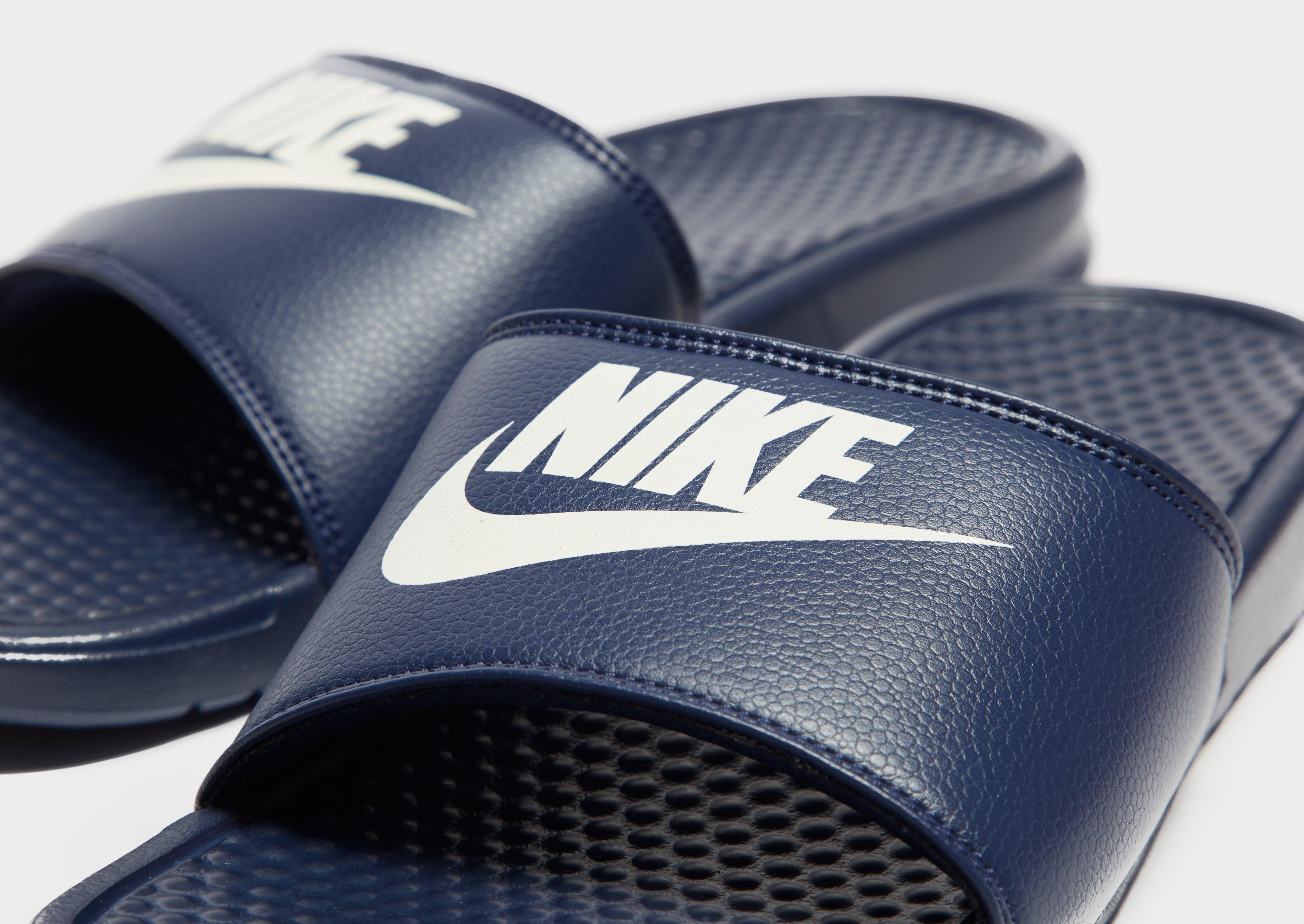 Nike Benassi Slides
