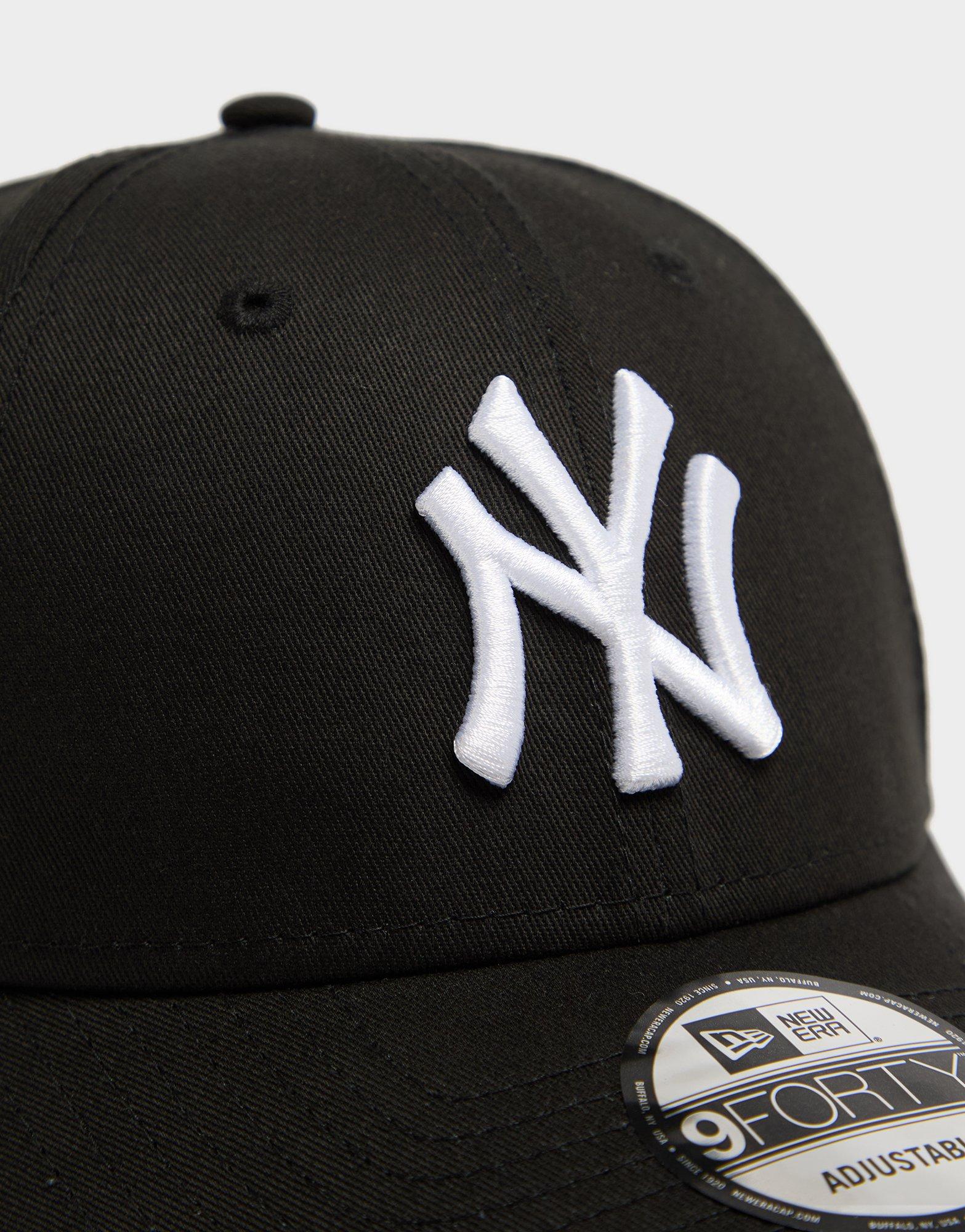 New Era - 9Forty NY - Pet met aardbeien in zwart