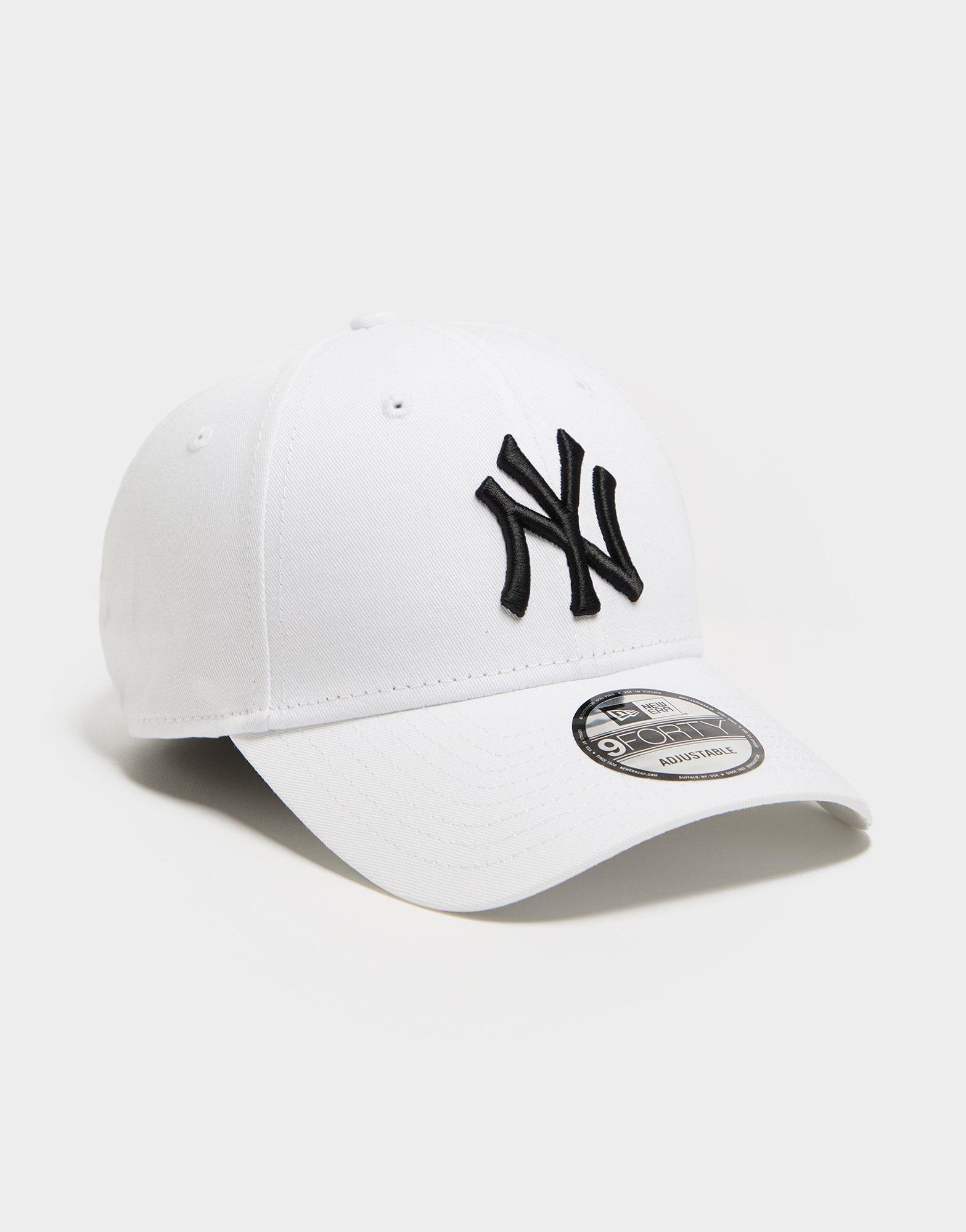 Casquette baseball noire imprimée éclairs blanc et gris et brodée des  initiales NY (New York) FSZ Ref : CASQ-NY-EC-WH-011 - Casquettes et  chapeaux de sport à la Fnac