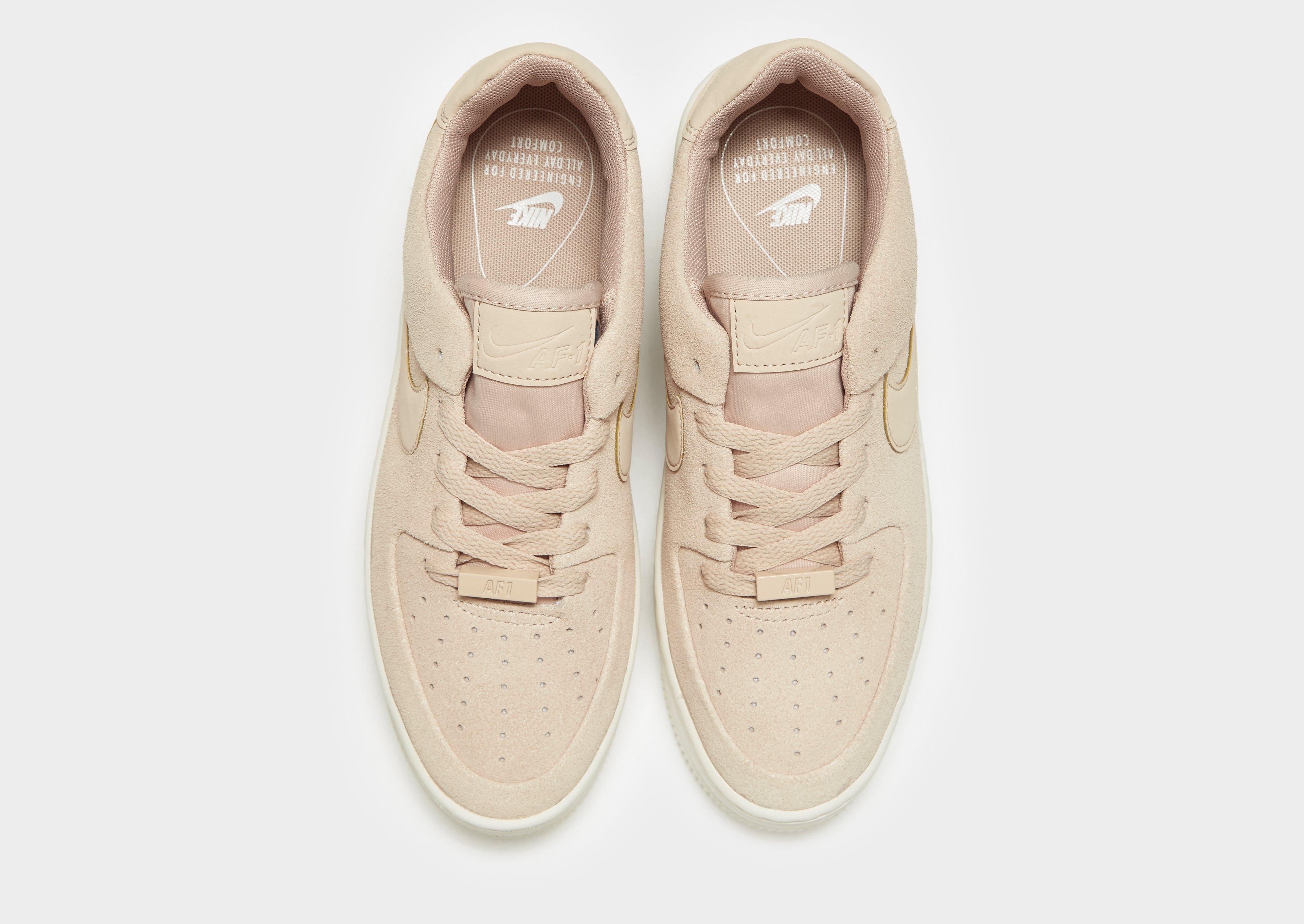 nike air force wildleder beige