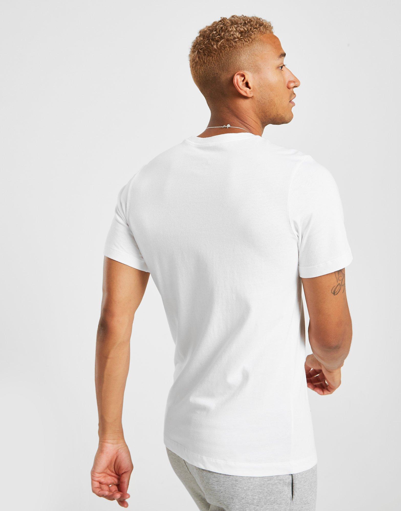 nike t shirt tick in middle