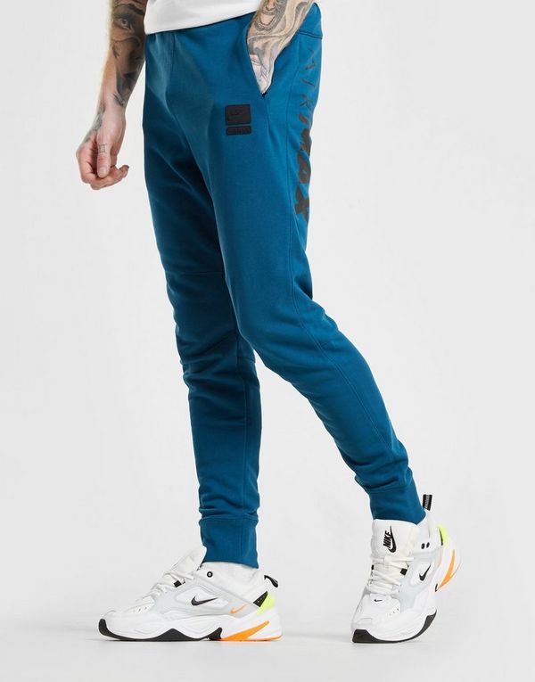 joggers with air max
