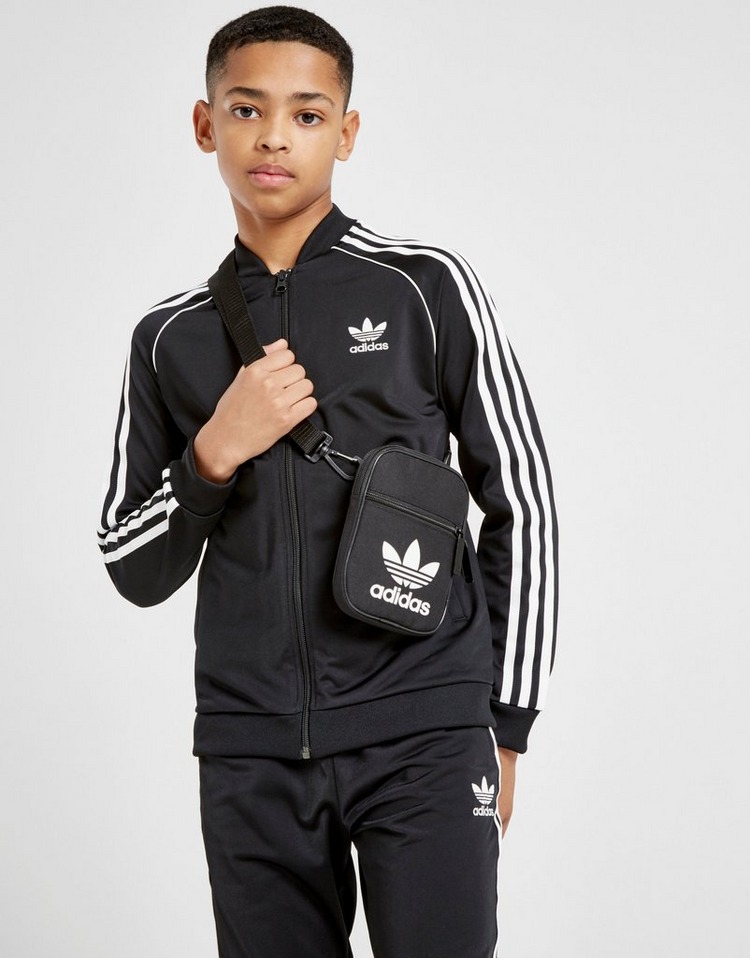 adidas run falcon 2 junior trainers