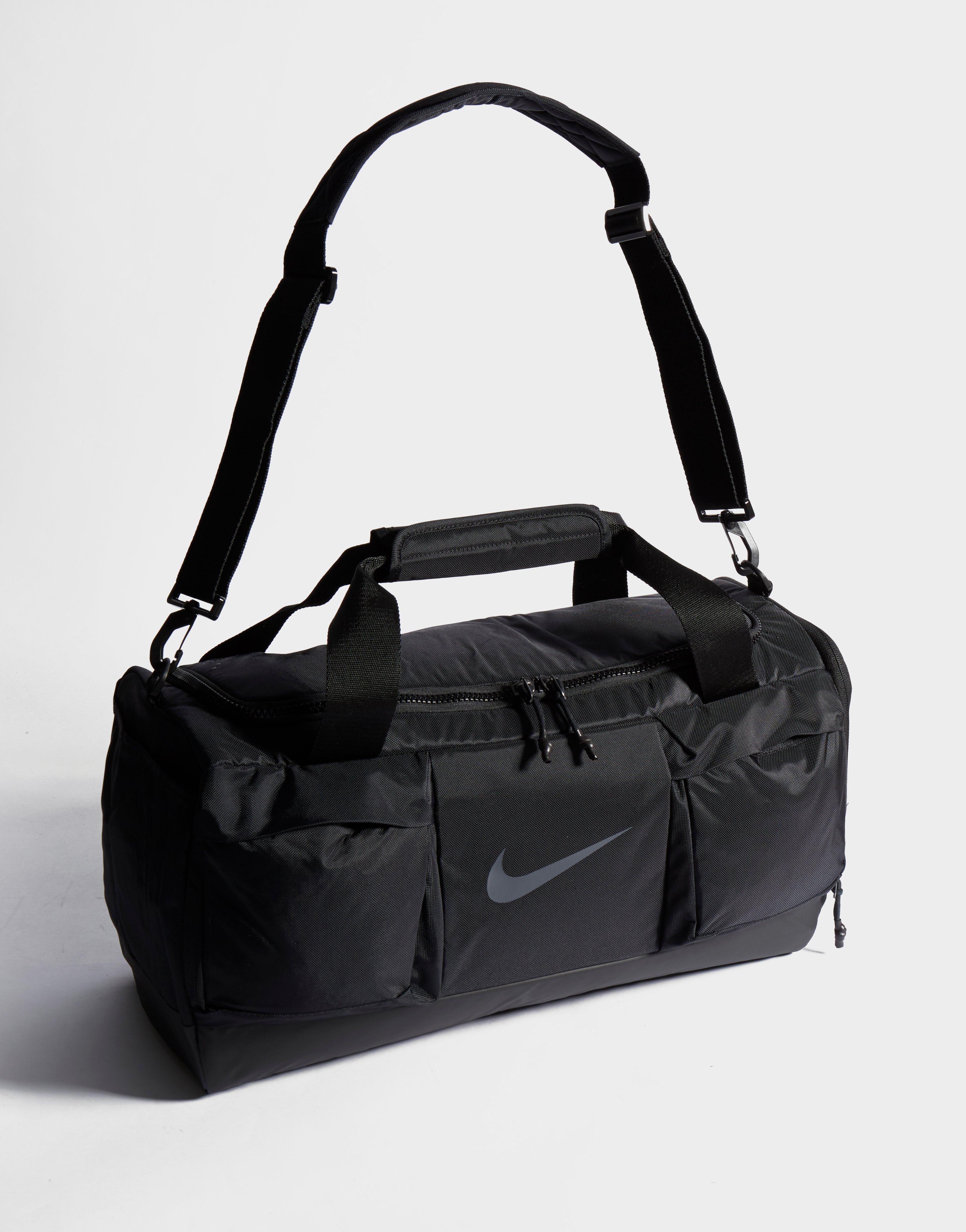 black nike sports bag