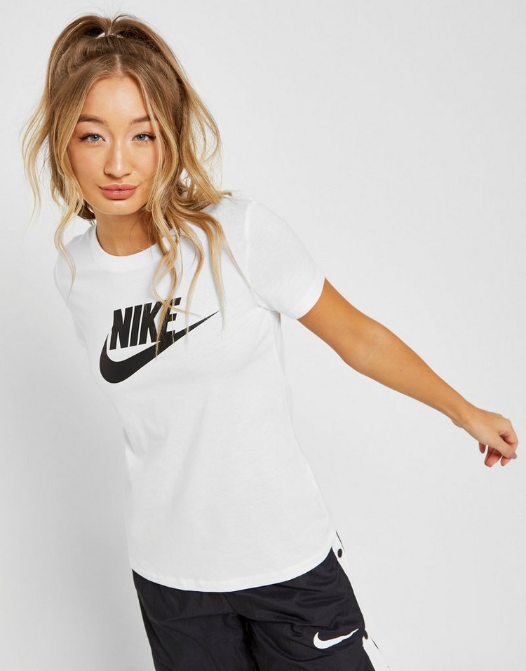Nike Essential Futura T-Shirt