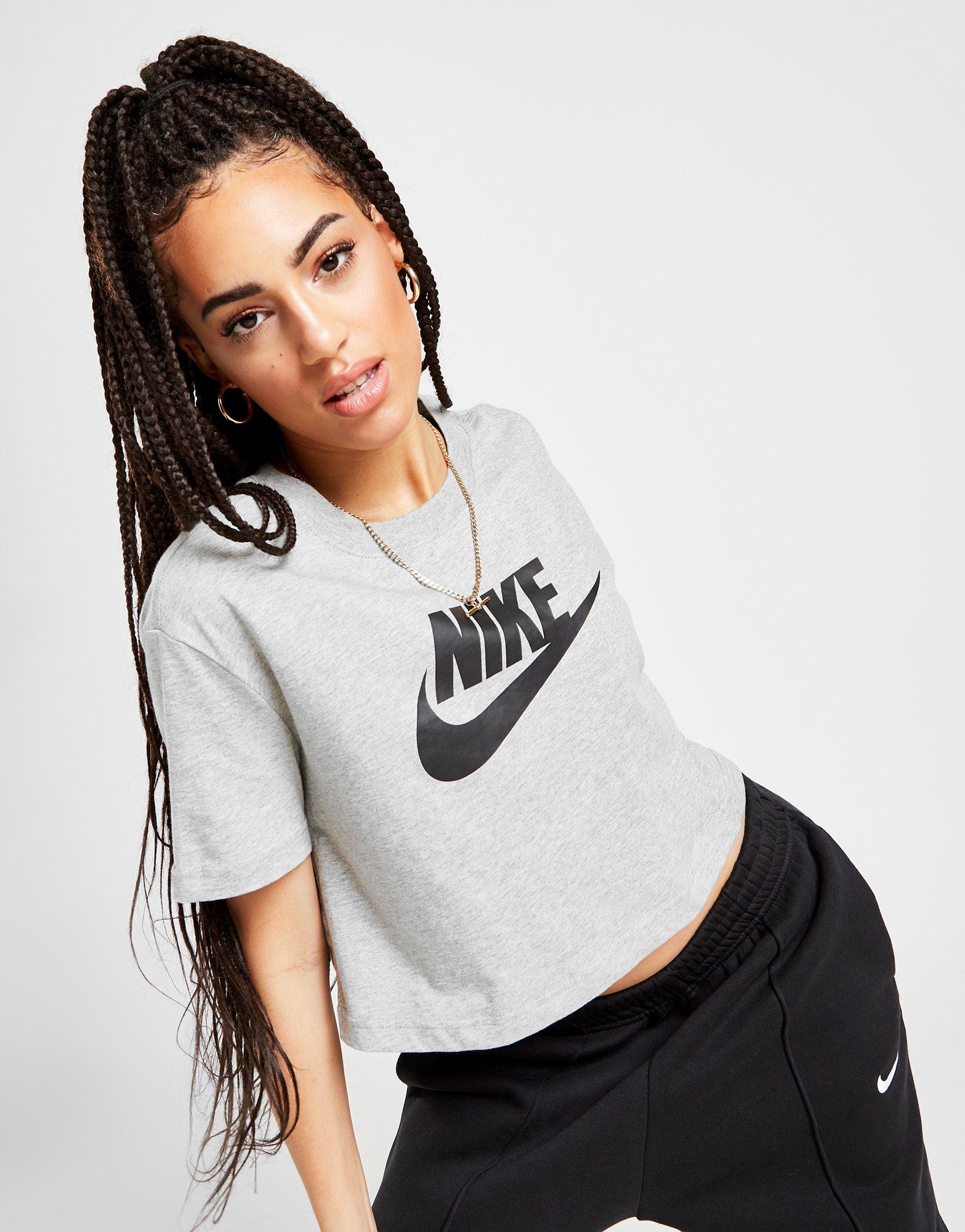 nike women's essential futura crop top